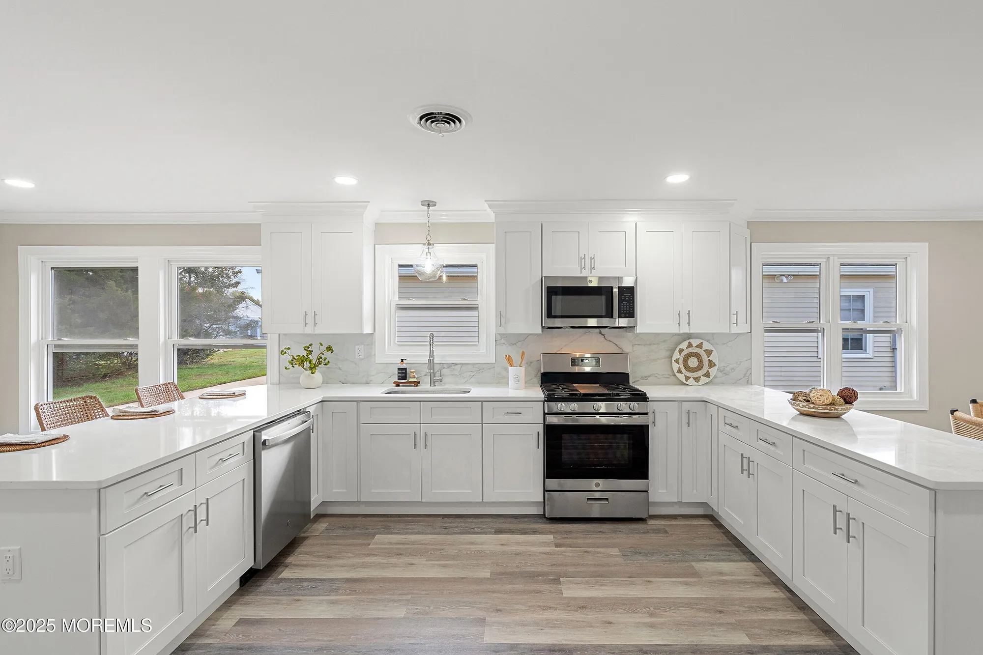 Property Slideshow image 8 of 37 | 18 banning ct, Toms River, NJ, 08757