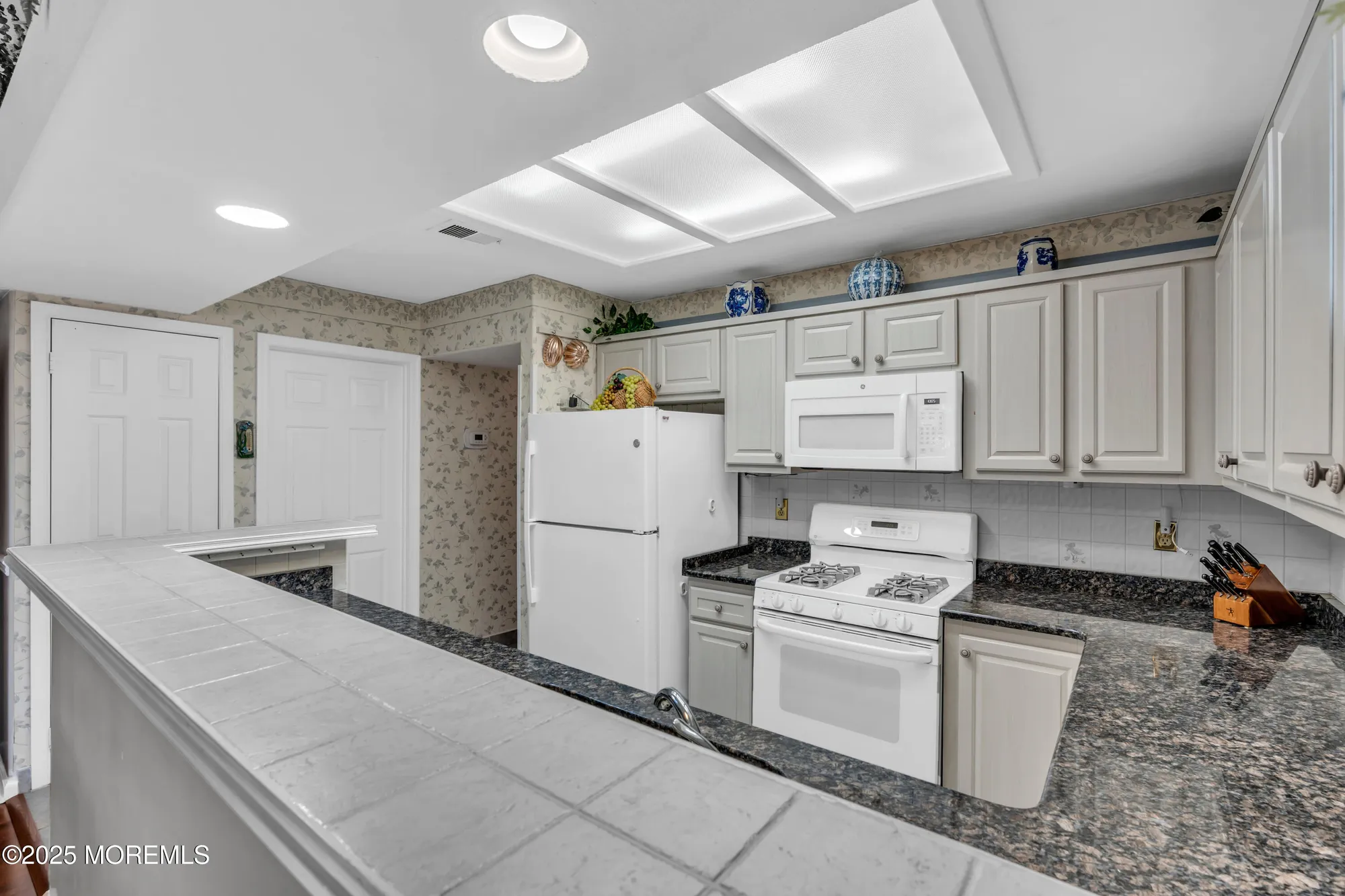 Property Slideshow image 17 of 45 | 1124b thornbury ln, Manchester, NJ, 08759
