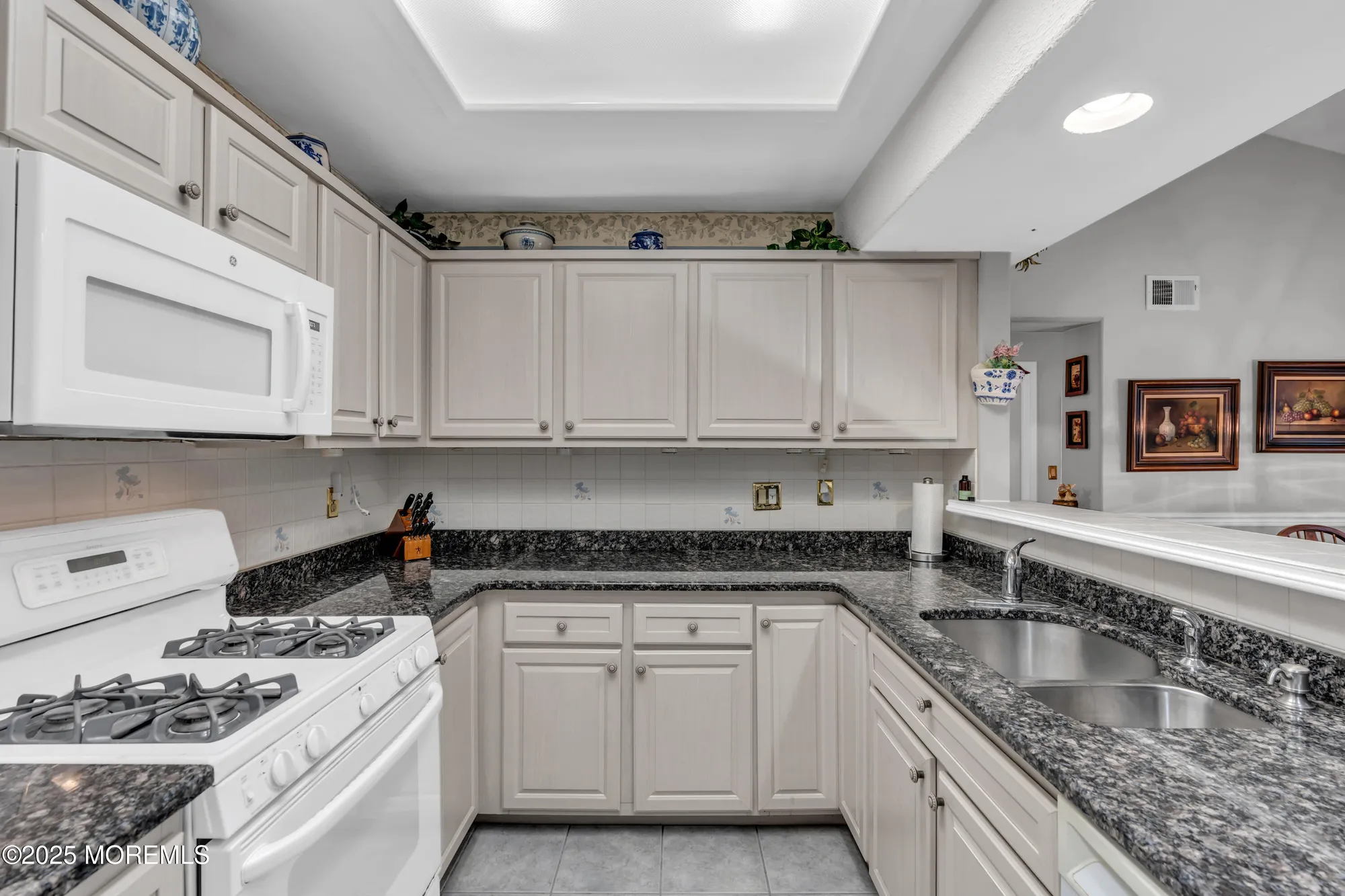 Property Slideshow image 20 of 45 | 1124b thornbury ln, Manchester, NJ, 08759