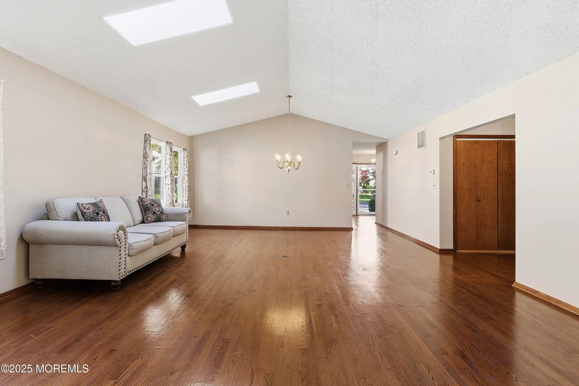 Property Slideshow image 24 of 43 | 7 brant dr, Brick, NJ, 08724
