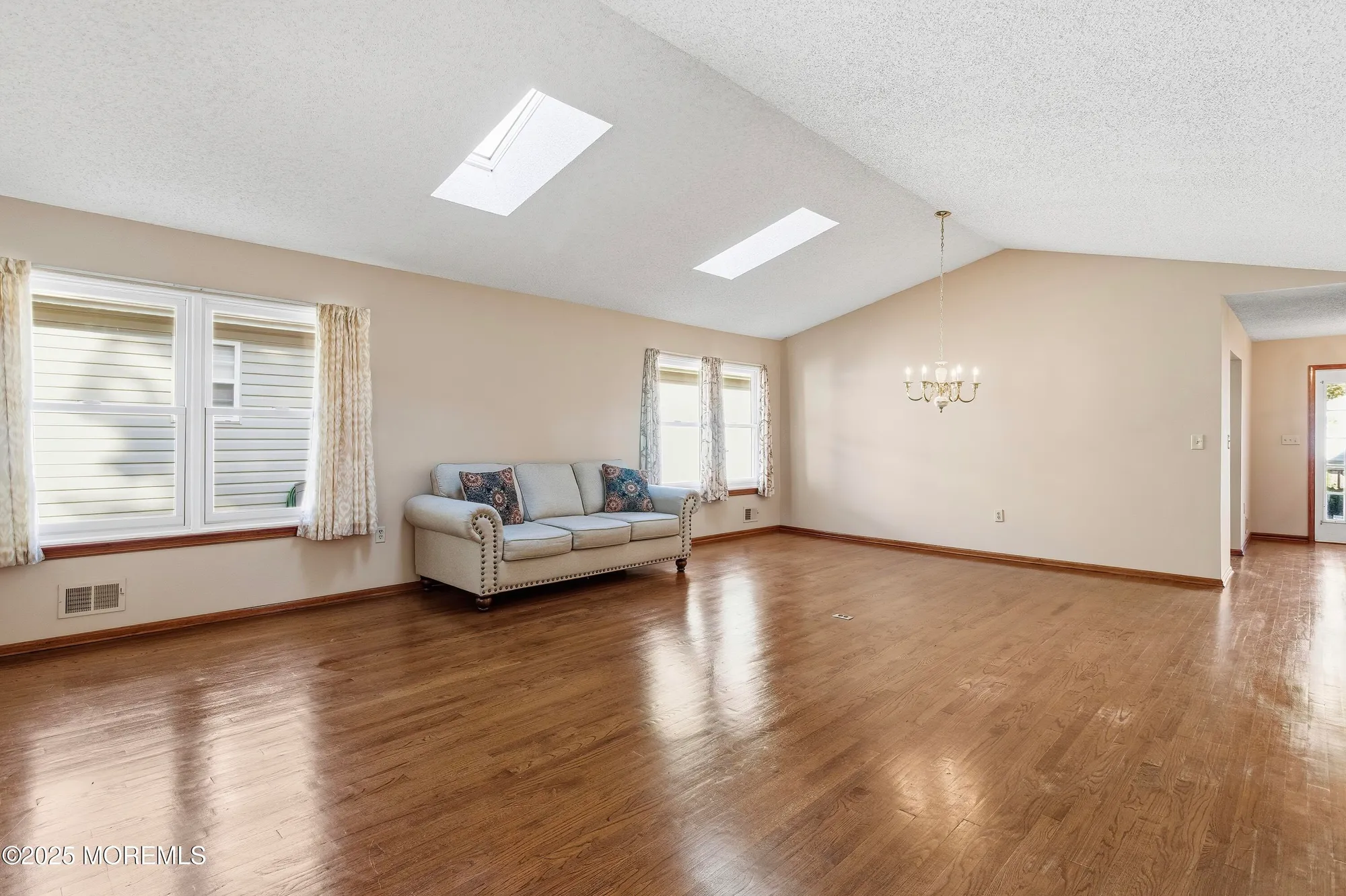 Property Slideshow image 26 of 43 | 7 brant dr, Brick, NJ, 08724