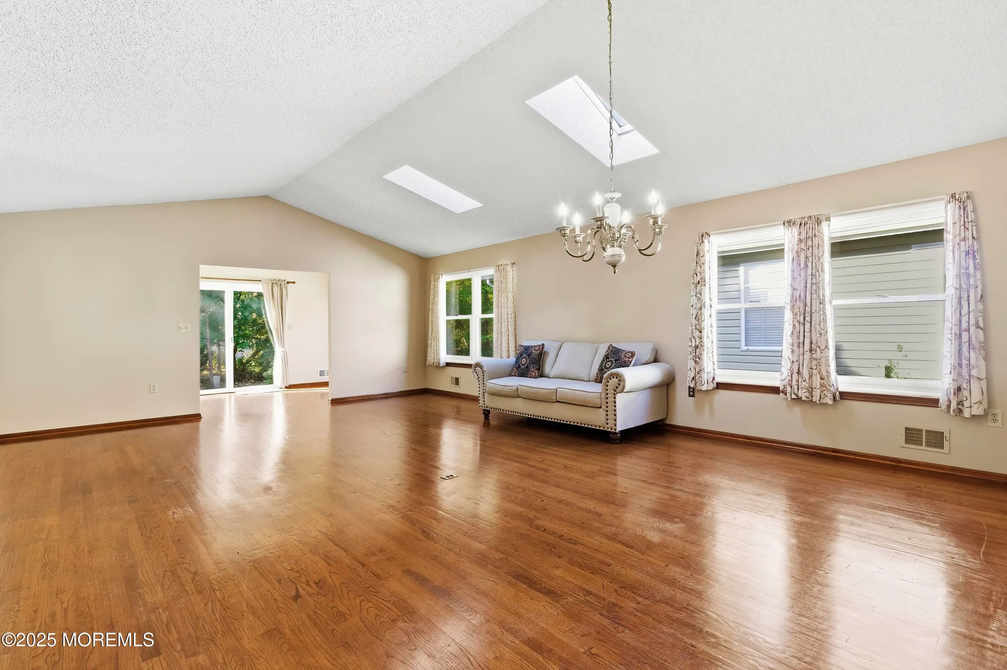 Property Slideshow image 28 of 43 | 7 brant dr, Brick, NJ, 08724