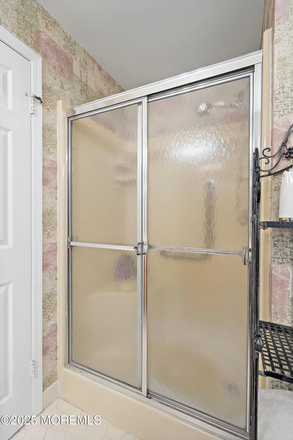 Property Slideshow image 11 of 27 | 401 lily ct, Whiting, NJ, 08759