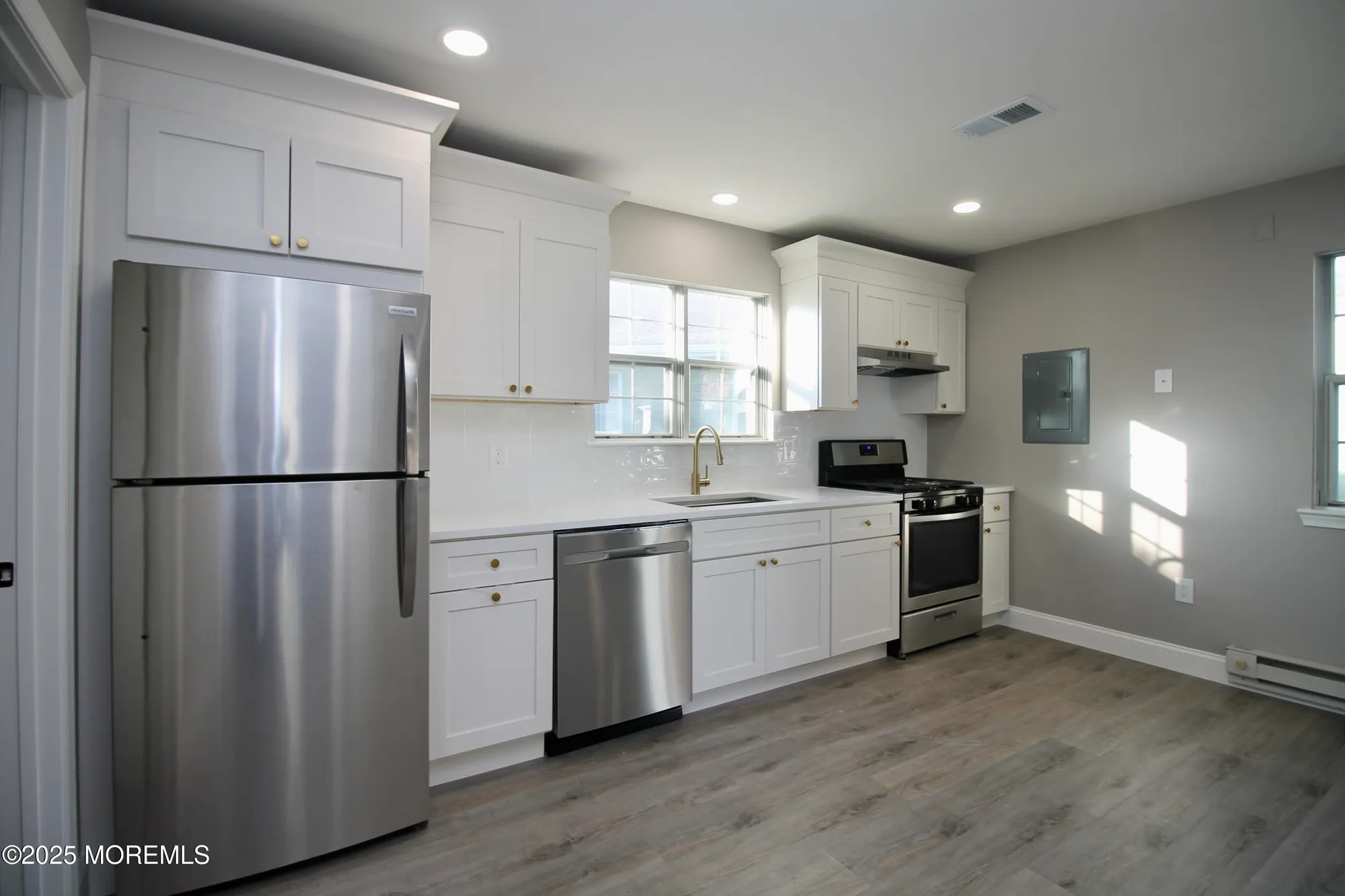 Property Slideshow image 6 of 32 | 32 carnaby close, Freehold, NJ, 07728