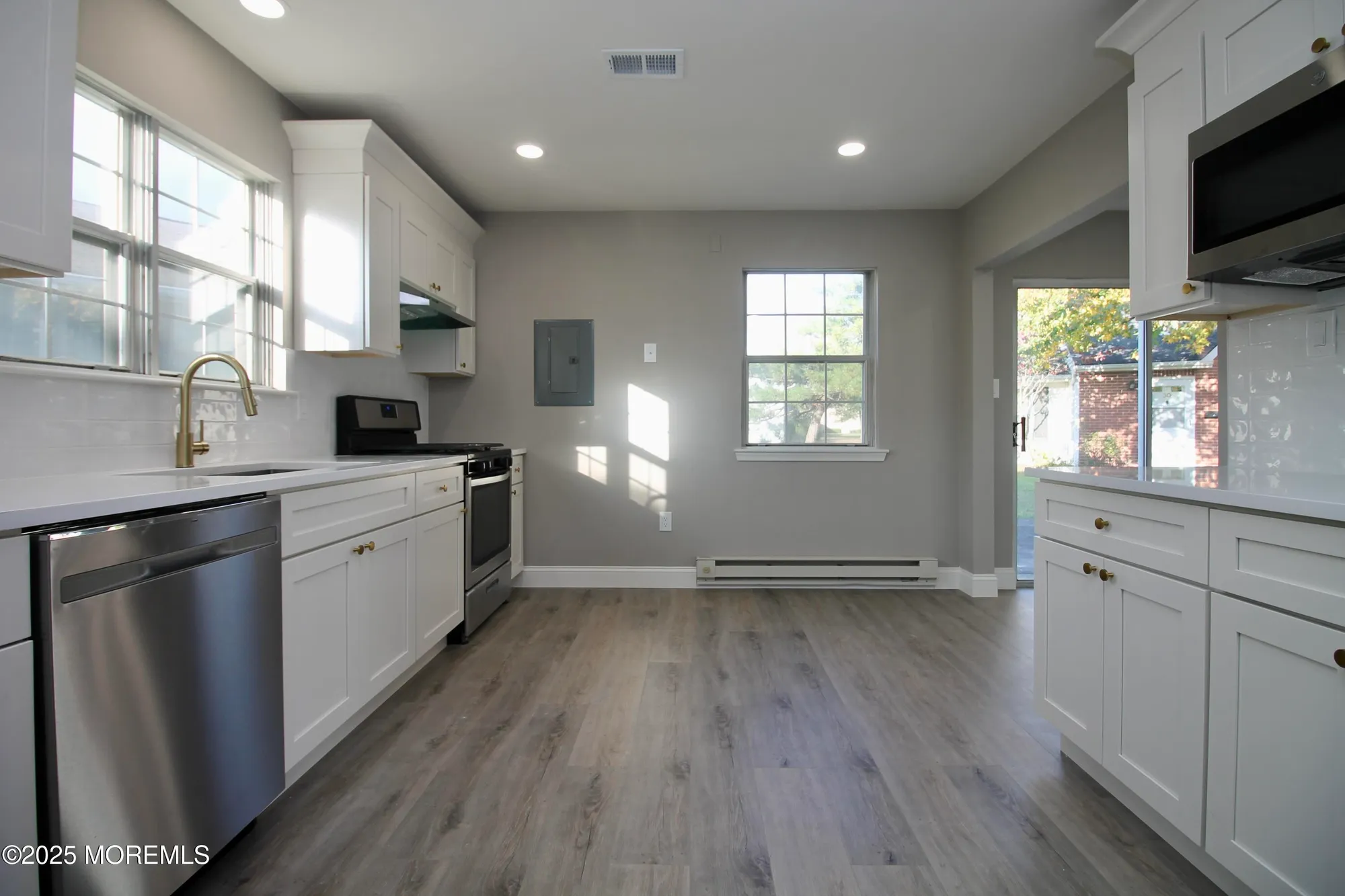 Property Slideshow image 12 of 32 | 32 carnaby close, Freehold, NJ, 07728