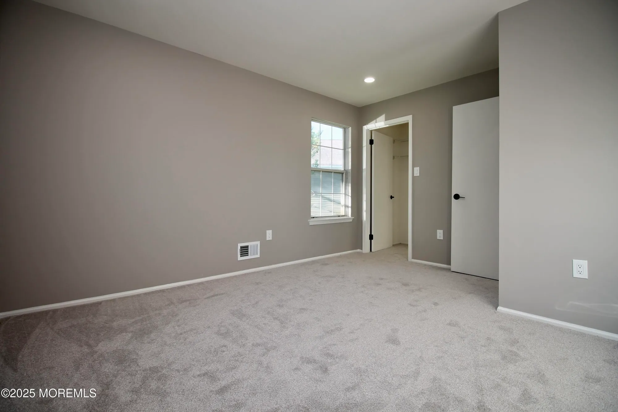 Property Slideshow image 23 of 32 | 32 carnaby close, Freehold, NJ, 07728