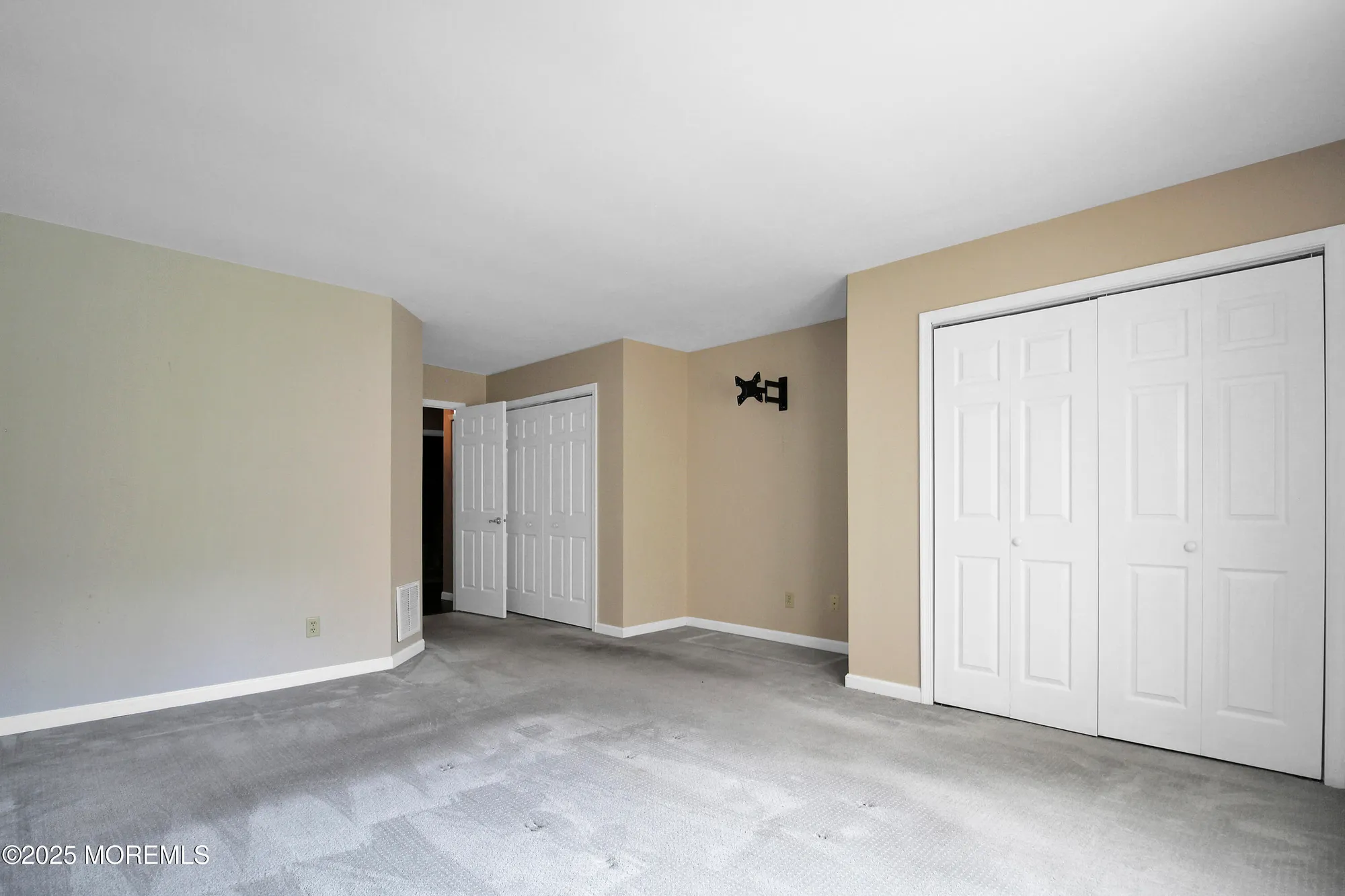 Property Slideshow image 24 of 38 | 1 morning glory ln, Whiting, NJ, 08759