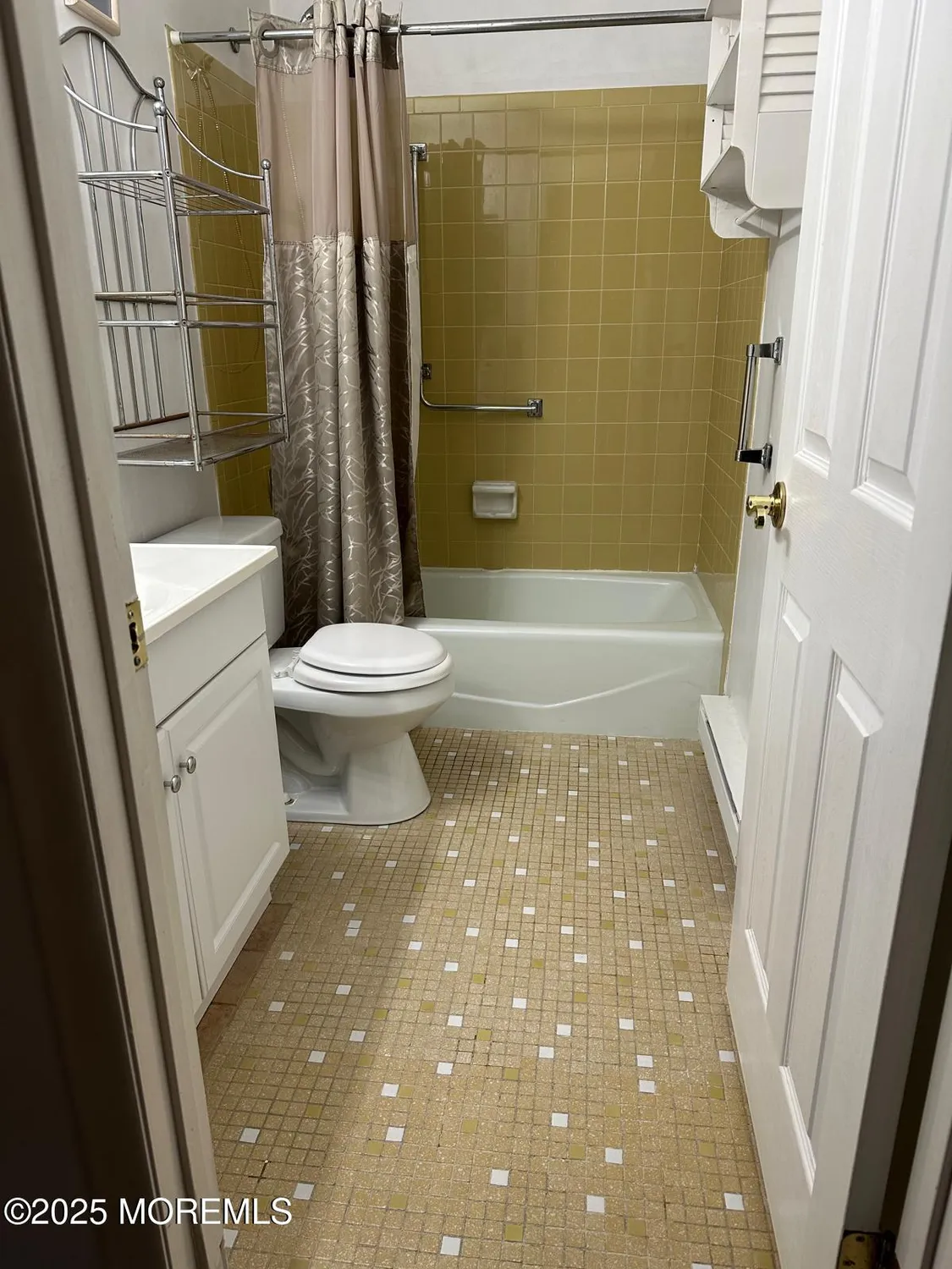 Property Slideshow image 27 of 39 | 53 sycamore rd, Manahawkin, NJ, 08050