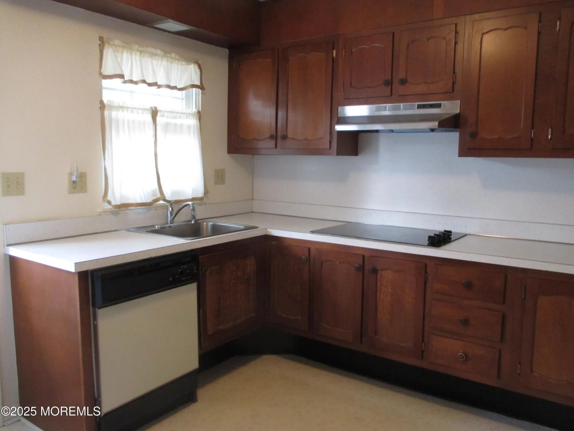 Property Slideshow image 9 of 24 | 681b new castle ct, Lakewood, NJ, 08701