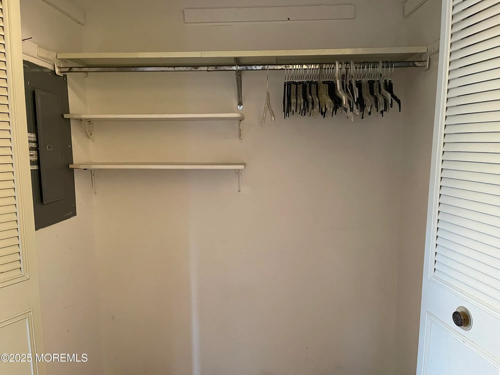 Property Slideshow image 19 of 24 | 7 whitmore ct, Toms River, NJ, 08757