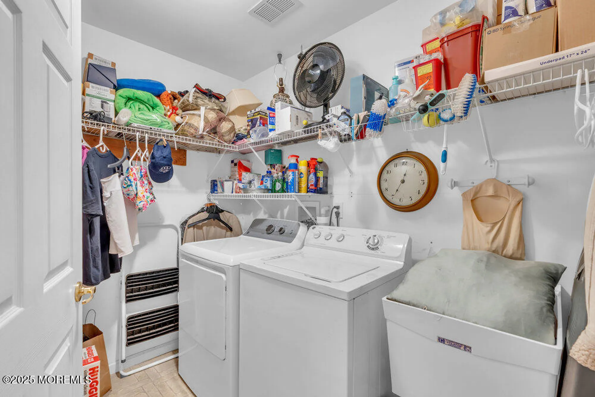 Property Slideshow image 10 of 27 | 8 schoolhouse ln, Lakewood, NJ, 08701