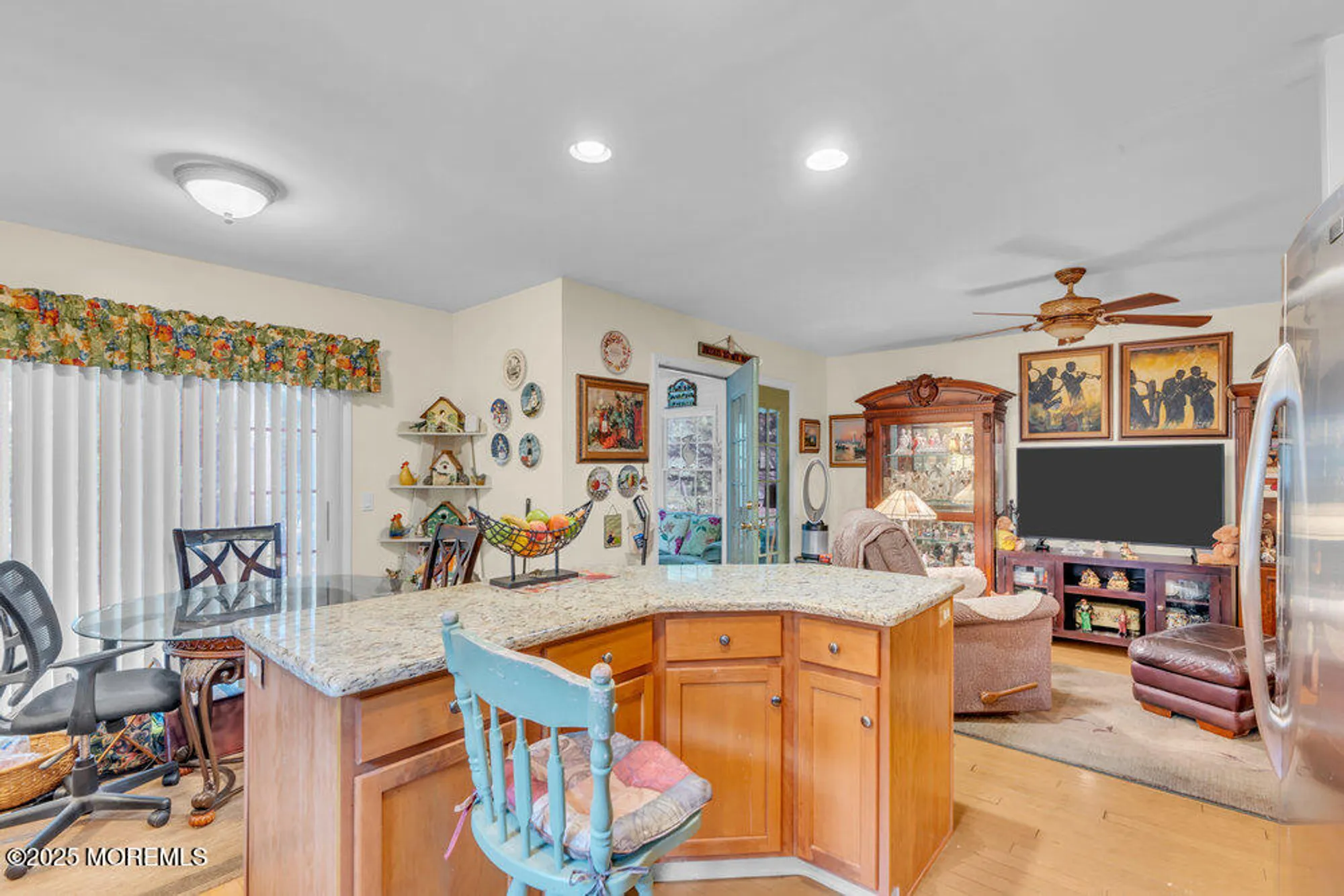 Property Slideshow image 4 of 27 | 8 schoolhouse ln, Lakewood, NJ, 08701