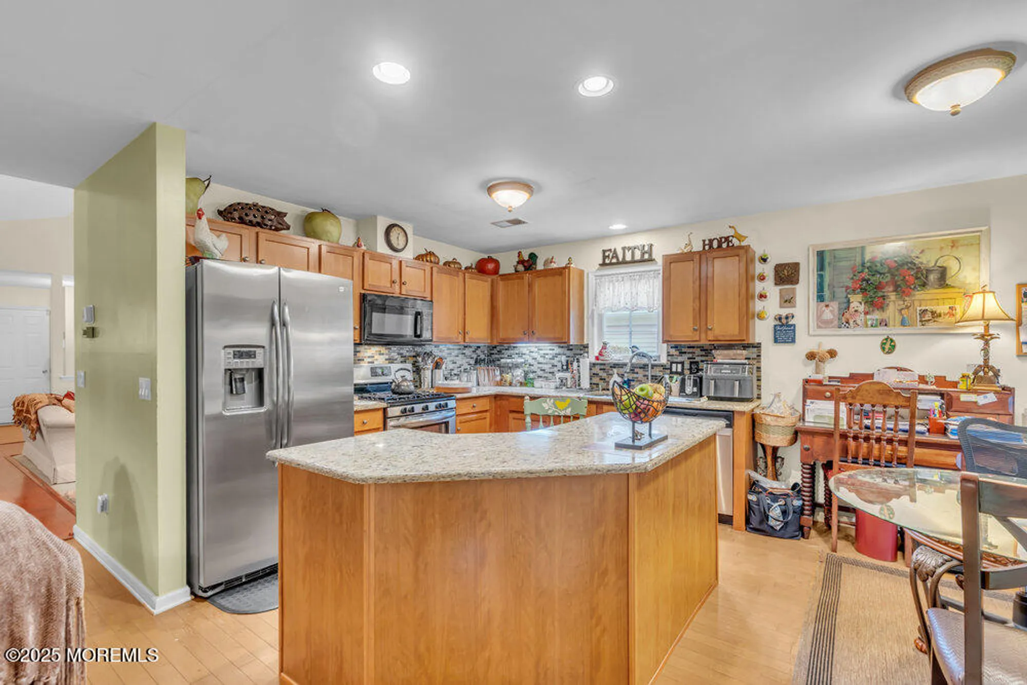 Property Slideshow image 7 of 27 | 8 schoolhouse ln, Lakewood, NJ, 08701