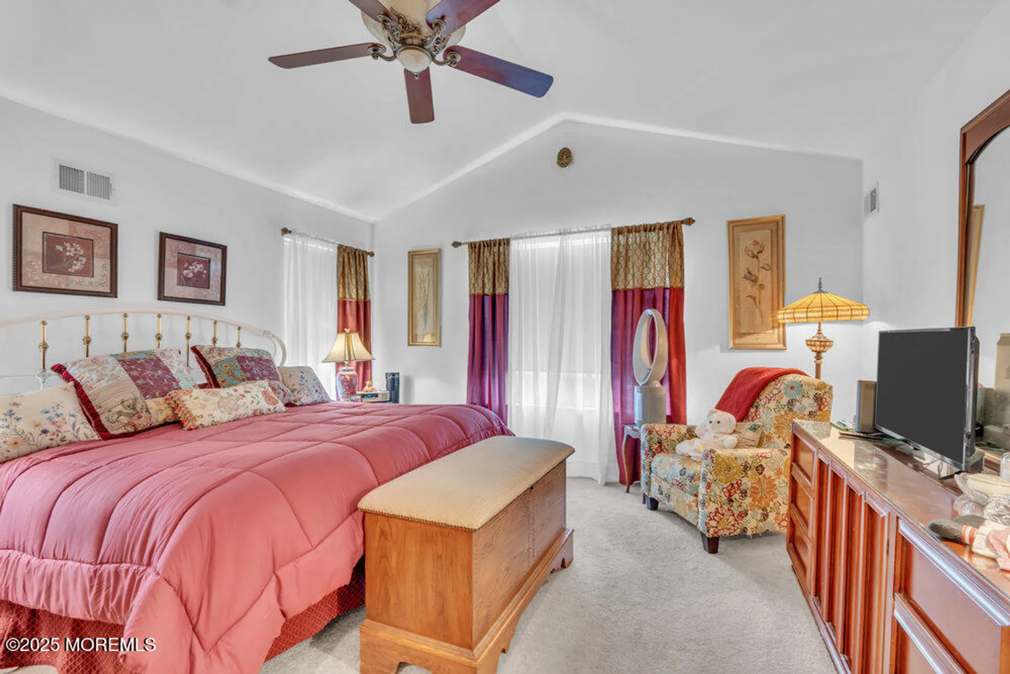 Property Slideshow image 16 of 27 | 8 schoolhouse ln, Lakewood, NJ, 08701
