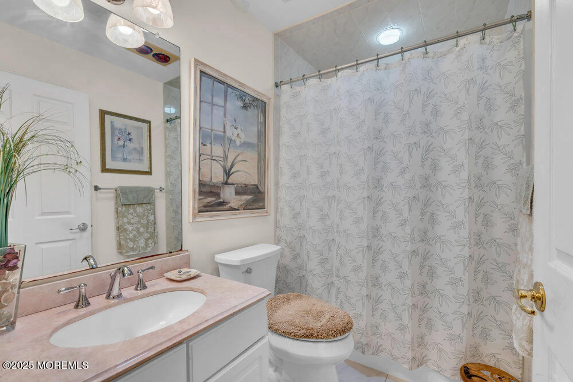 Property Slideshow image 20 of 27 | 8 schoolhouse ln, Lakewood, NJ, 08701