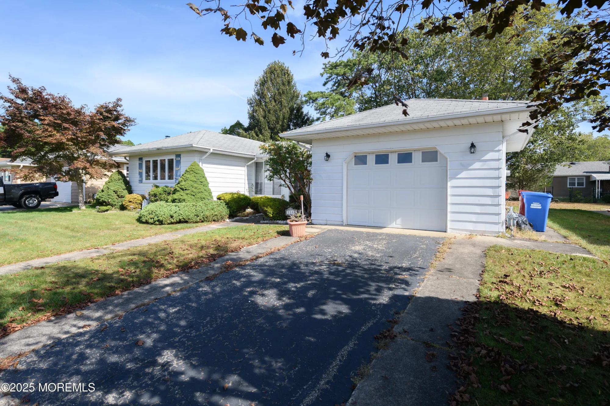 Property Slideshow image 2 of 33 | 130 rodhos st, Toms River, NJ, 08757