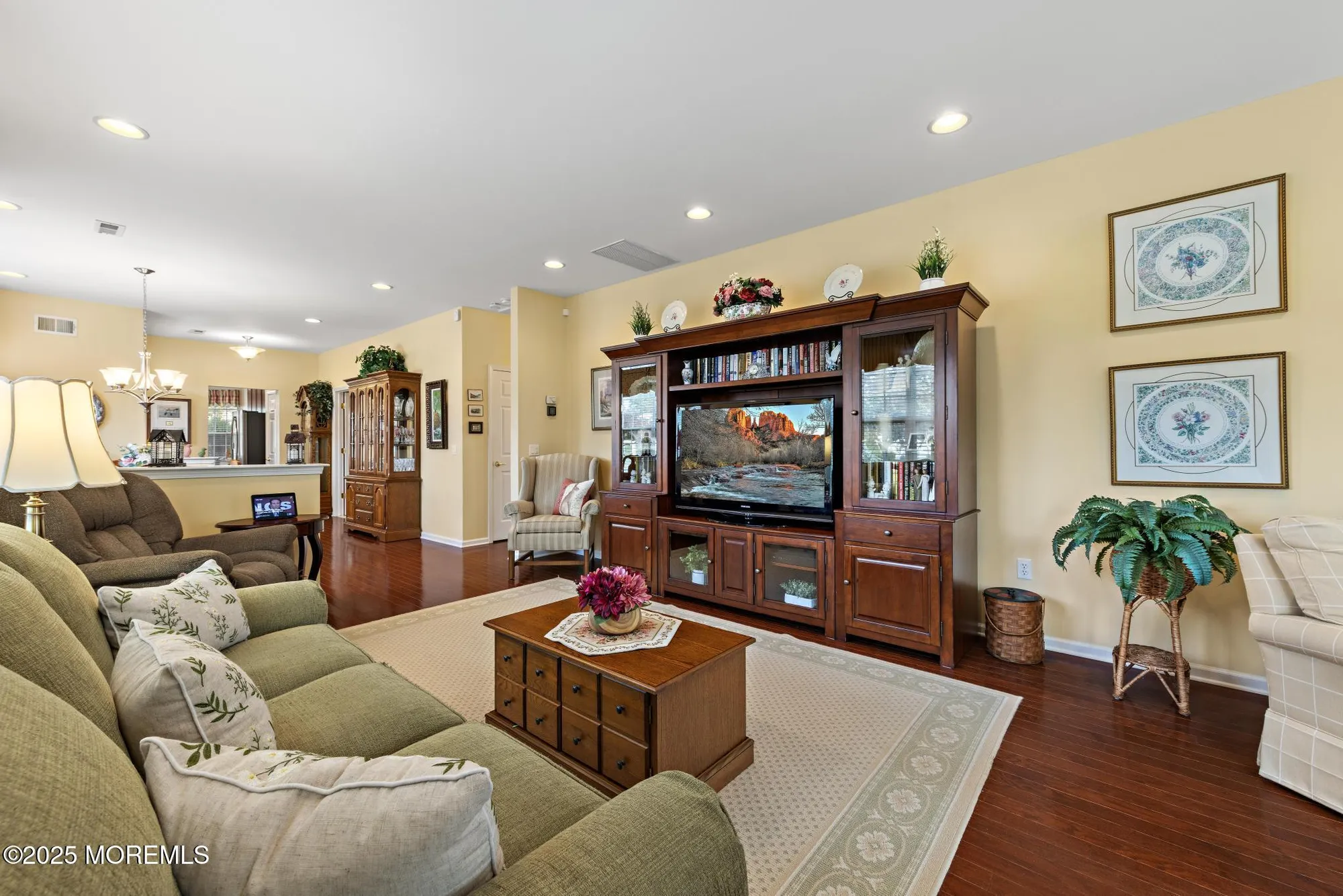 Property Slideshow image 8 of 55 | 11 woodview dr, Whiting, NJ, 08759