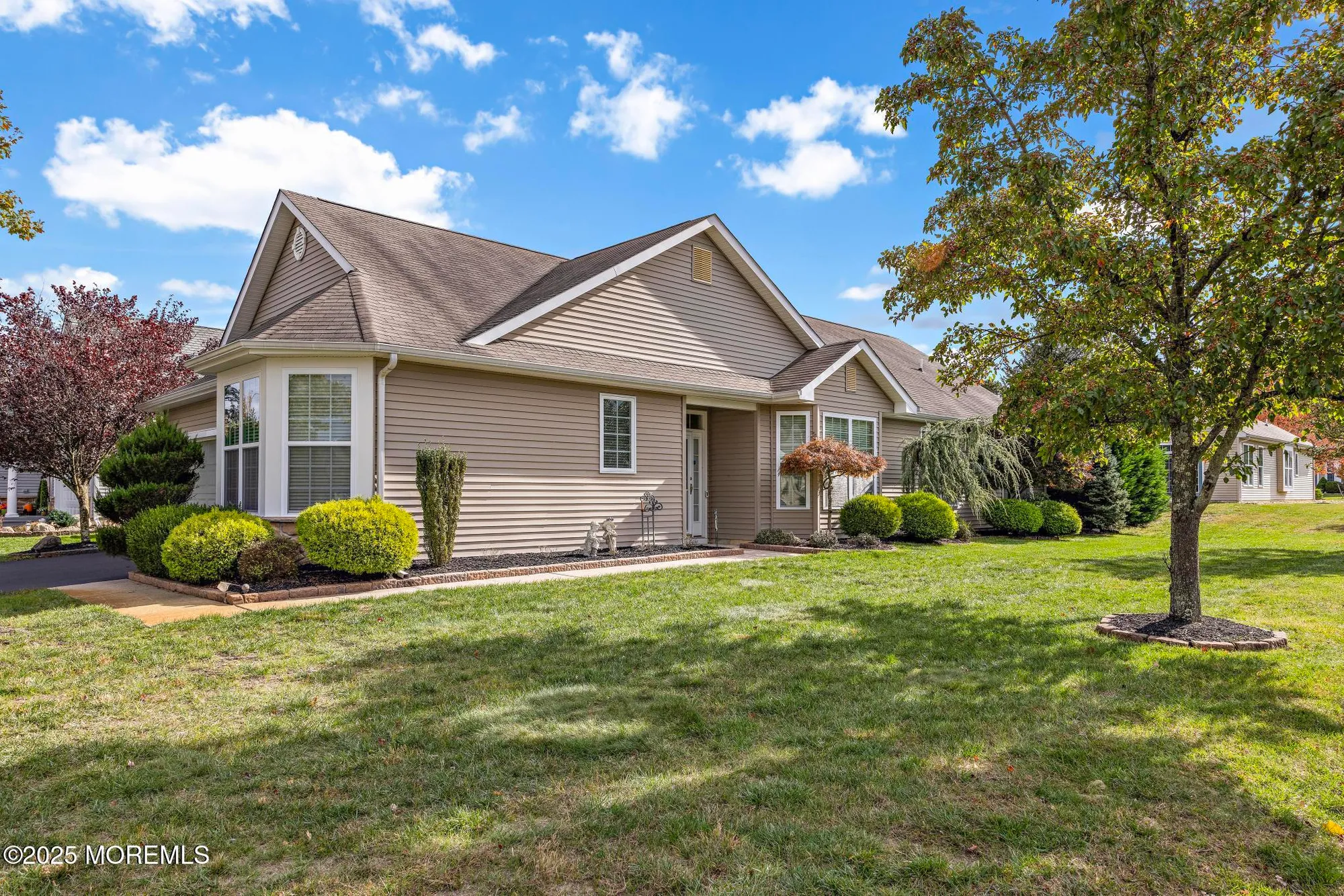 Property Slideshow image 33 of 55 | 11 woodview dr, Whiting, NJ, 08759