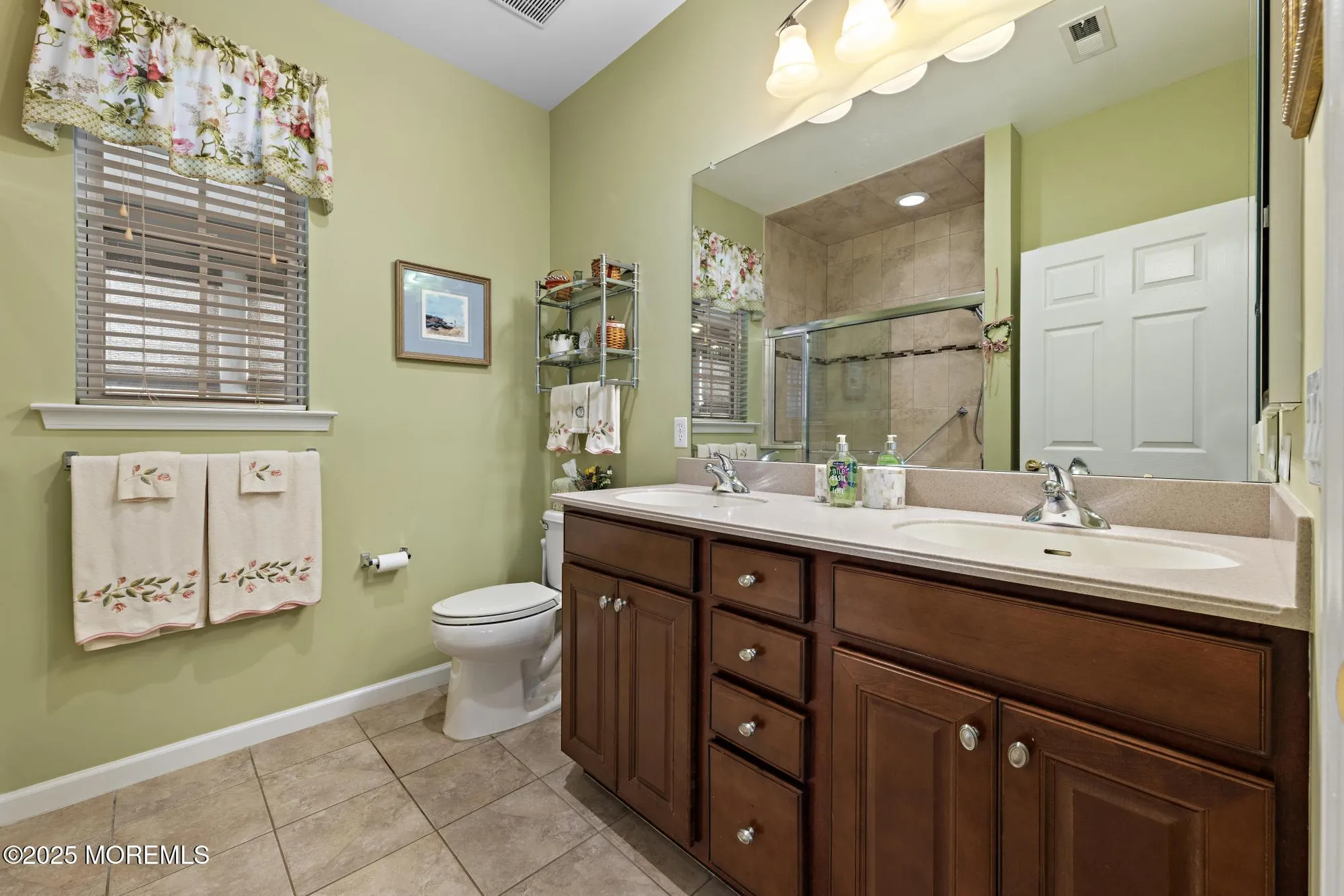 Property Slideshow image 23 of 55 | 11 woodview dr, Whiting, NJ, 08759