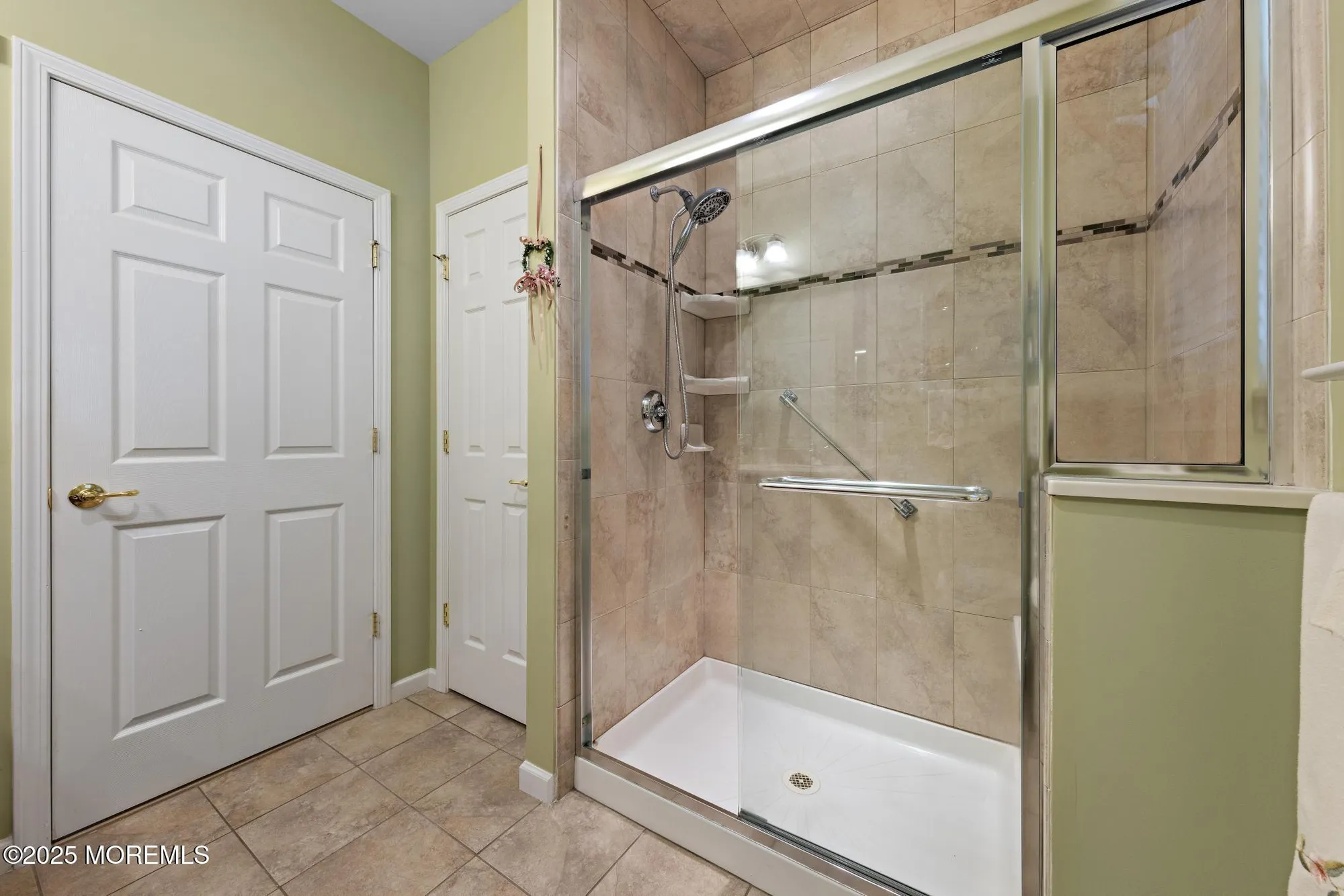 Property Slideshow image 24 of 55 | 11 woodview dr, Whiting, NJ, 08759