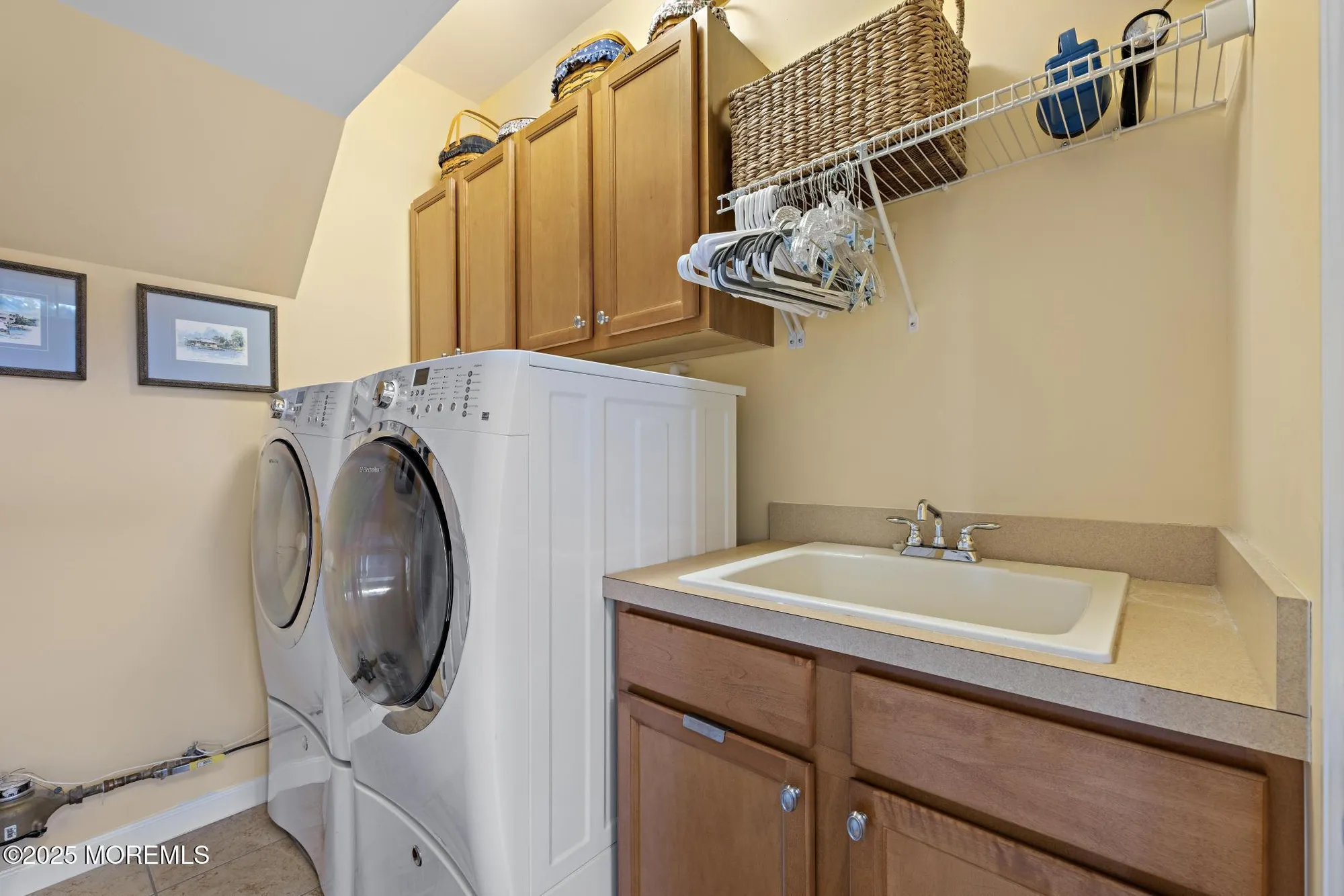 Property Slideshow image 25 of 55 | 11 woodview dr, Whiting, NJ, 08759