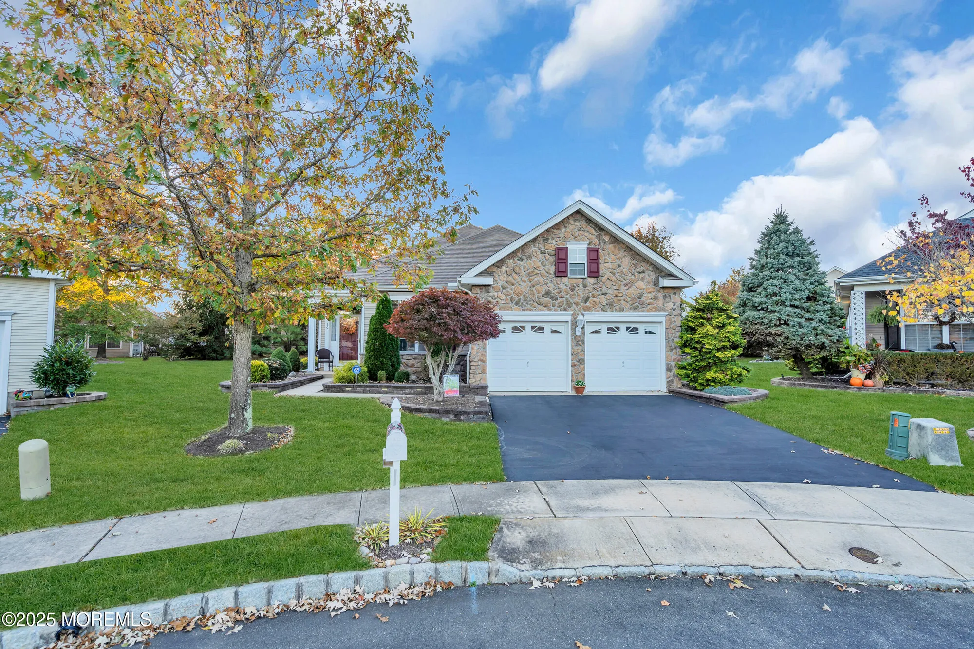 Property Slideshow image 4 of 54 | 19 windy reef ct, Barnegat, NJ, 08005