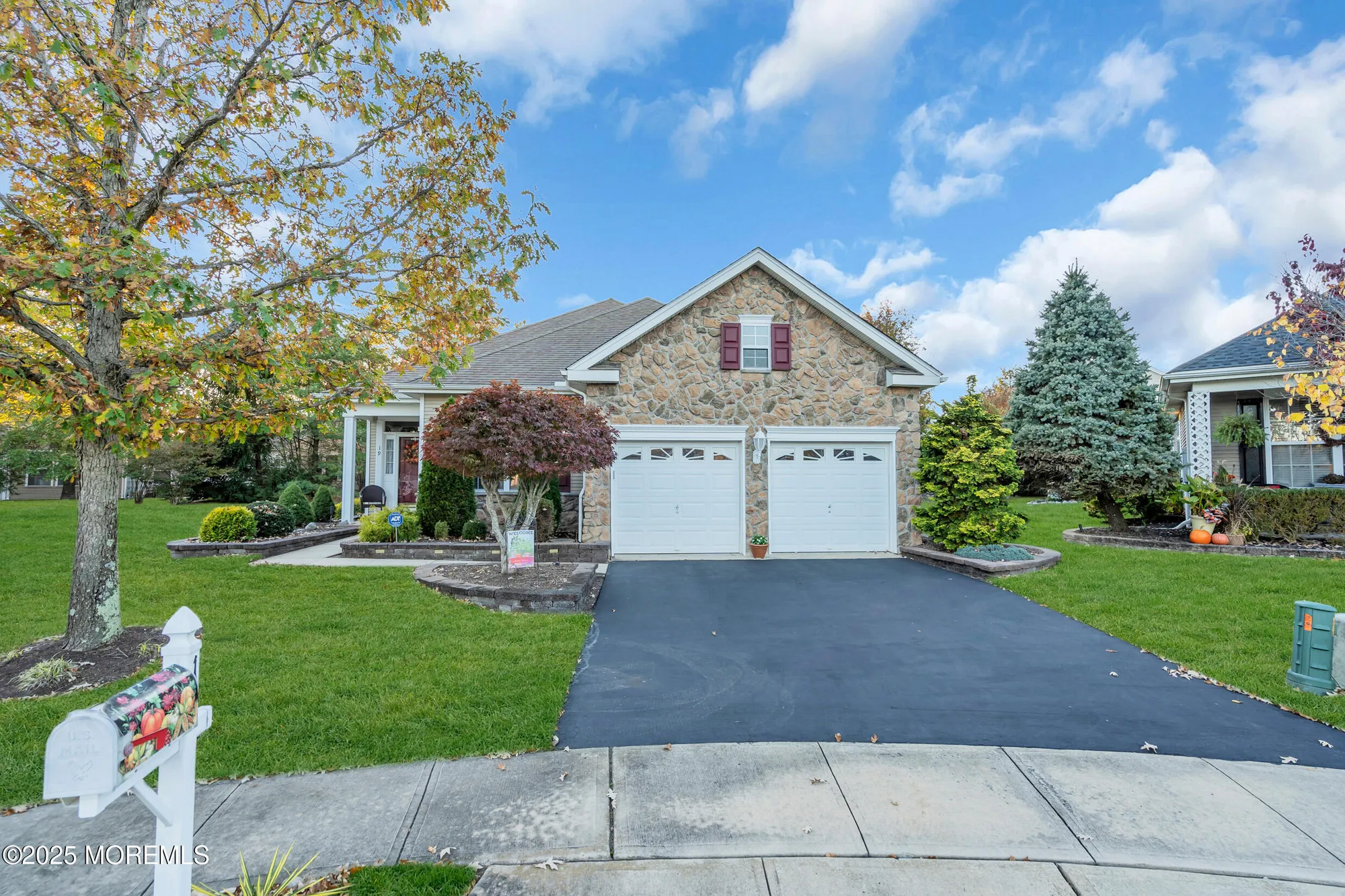 Property Slideshow image 5 of 54 | 19 windy reef ct, Barnegat, NJ, 08005