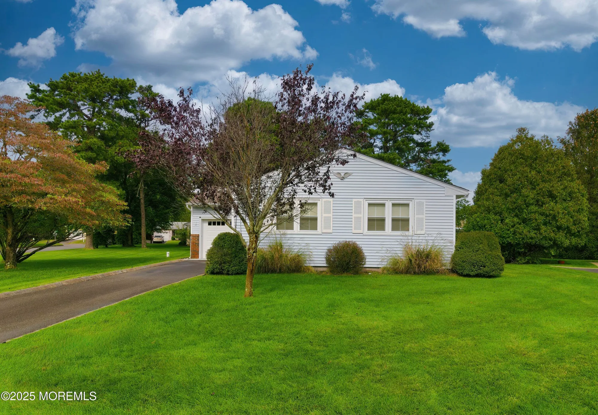 Property Slideshow image 23 of 42 | 1 york ct, Toms River, NJ, 08757