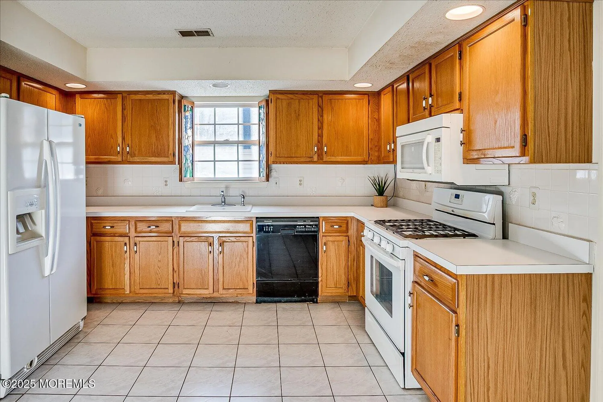 Property Slideshow image 20 of 47 | 36 sleepy hollow dr, Brick, NJ, 08724