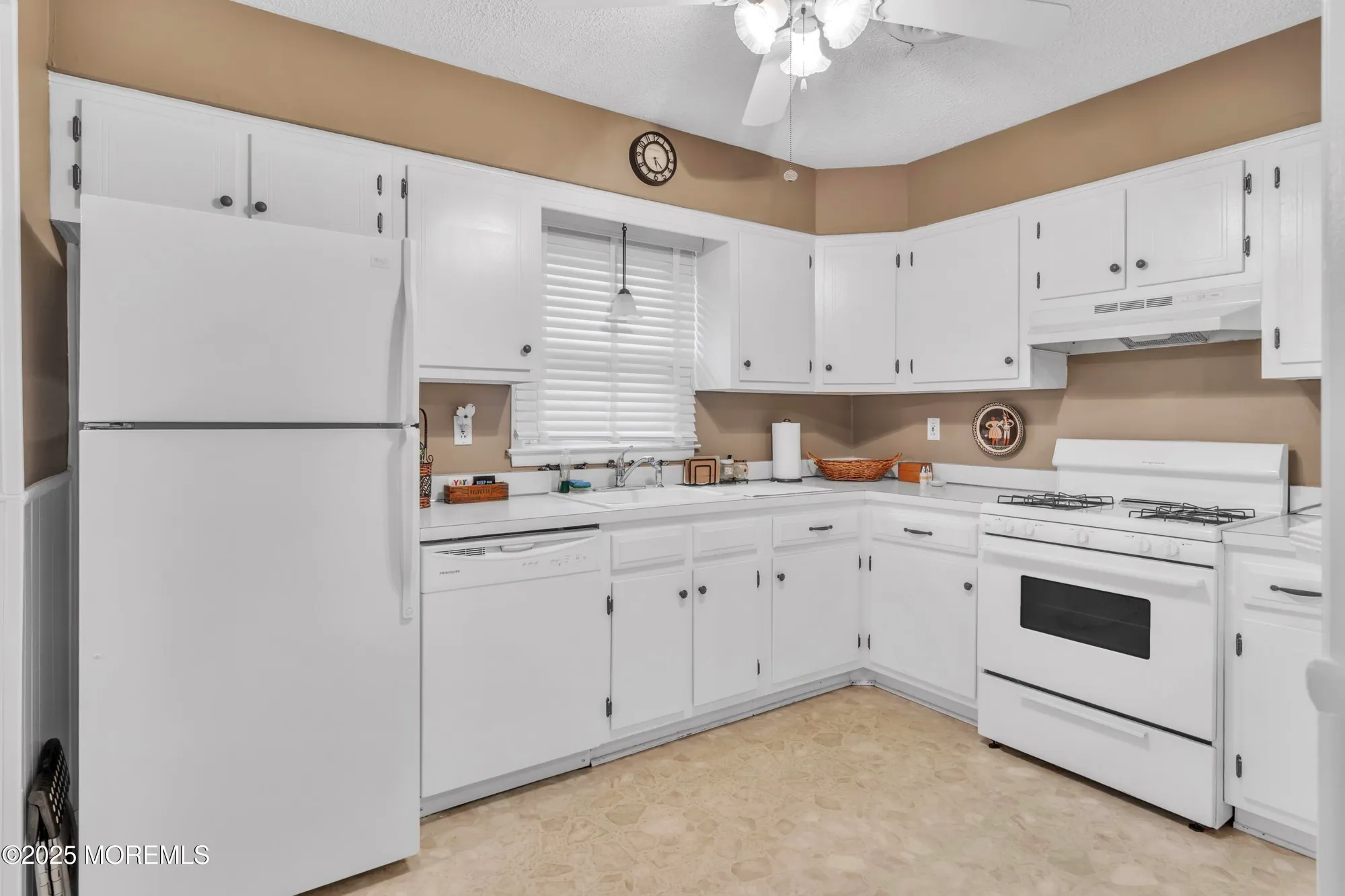 Property Slideshow image 9 of 42 | 1 york ct, Toms River, NJ, 08757