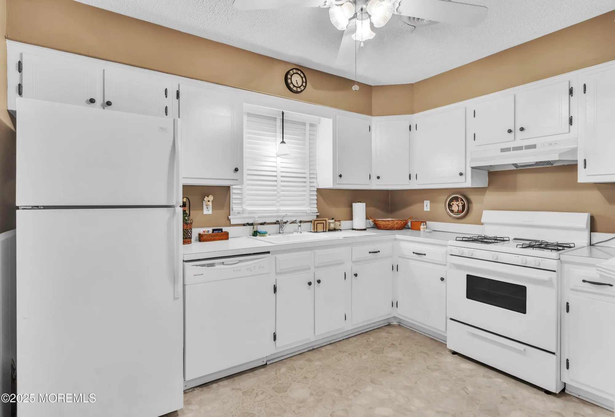 Property Slideshow image 38 of 42 | 1 york ct, Toms River, NJ, 08757