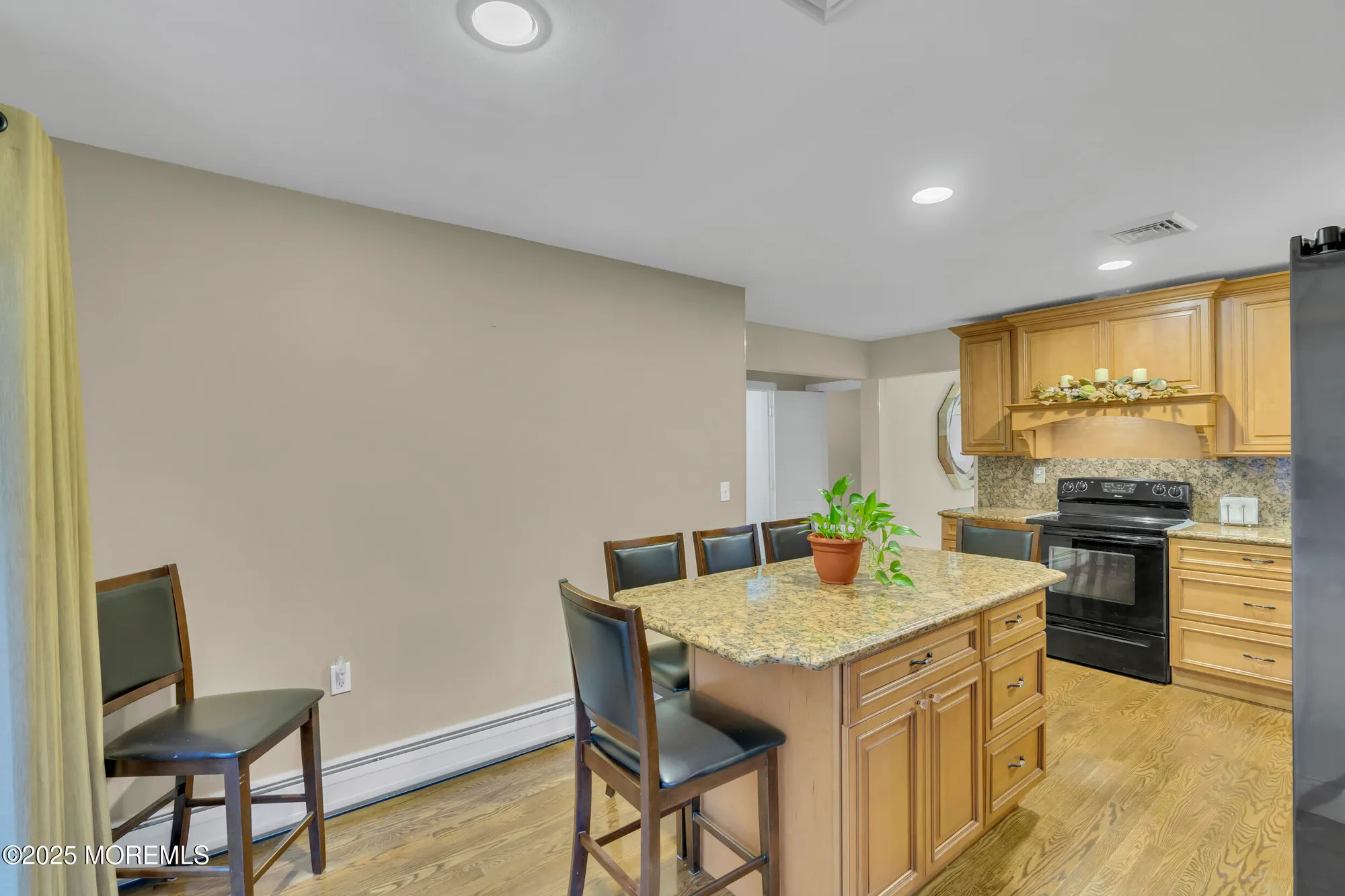 Property Slideshow image 16 of 32 | 2021 mount carmel blvd, Toms River, NJ, 08753