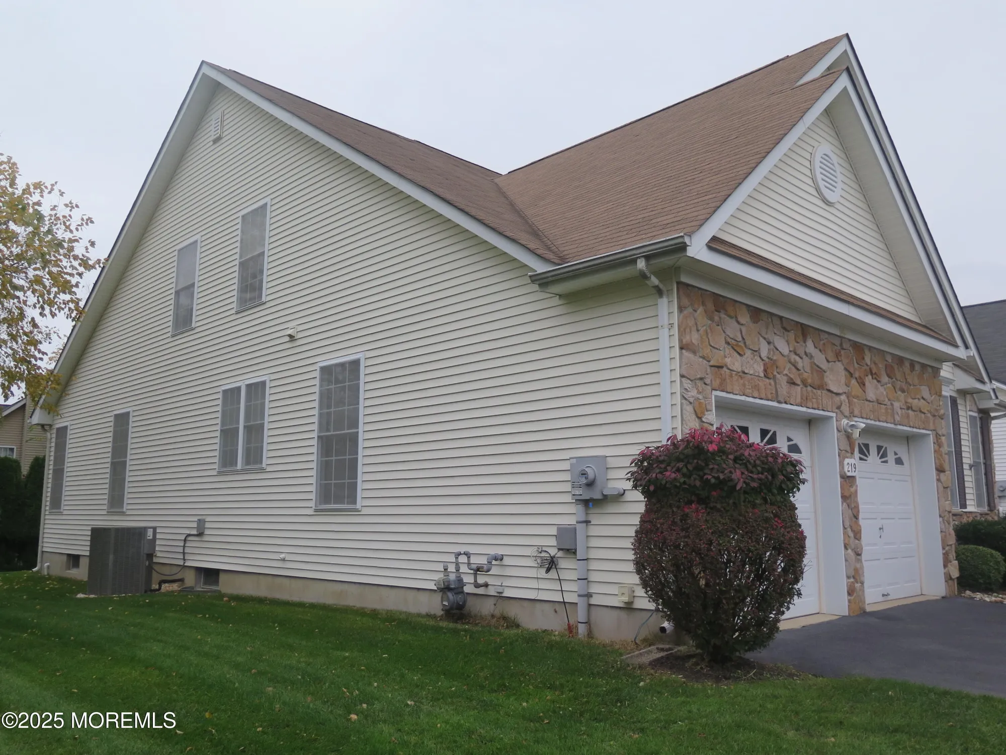 Property Slideshow image 42 of 44 | 219 everton blvd, Marlboro, NJ, 07746