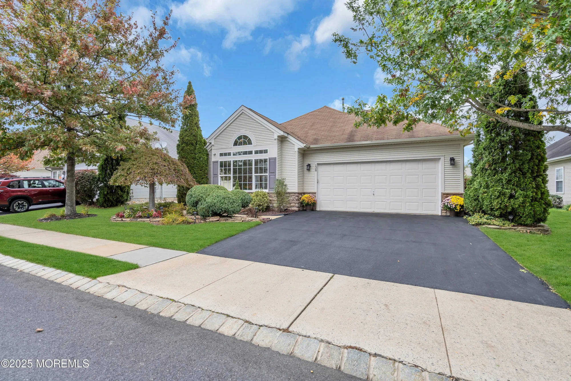 Property Slideshow image 4 of 32 | 128 eleanor rd, Manchester, NJ, 08759