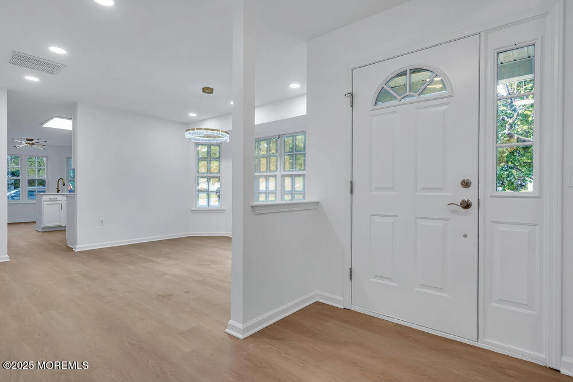 Property Slideshow image 8 of 40 | 2 schoolhouse ln, Lakewood, NJ, 08701