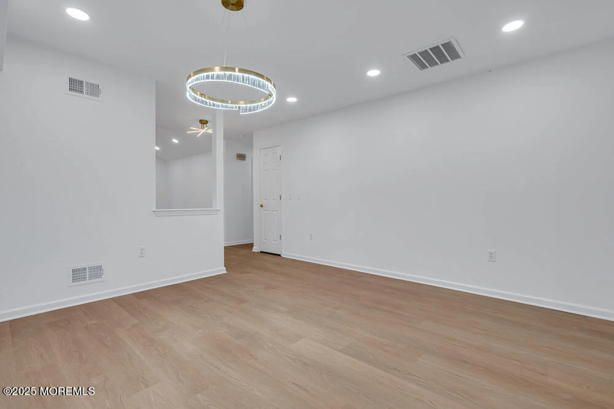 Property Slideshow image 10 of 40 | 2 schoolhouse ln, Lakewood, NJ, 08701