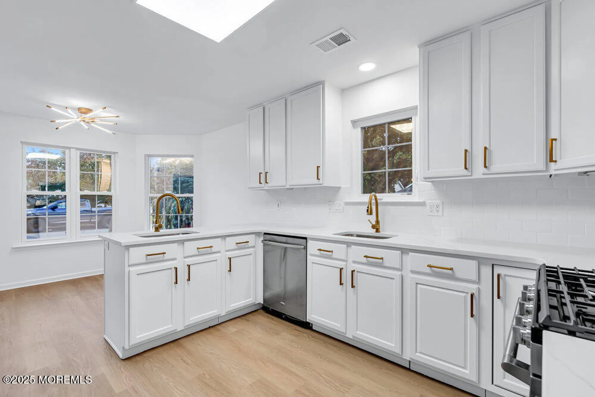 Property Slideshow image 12 of 40 | 2 schoolhouse ln, Lakewood, NJ, 08701