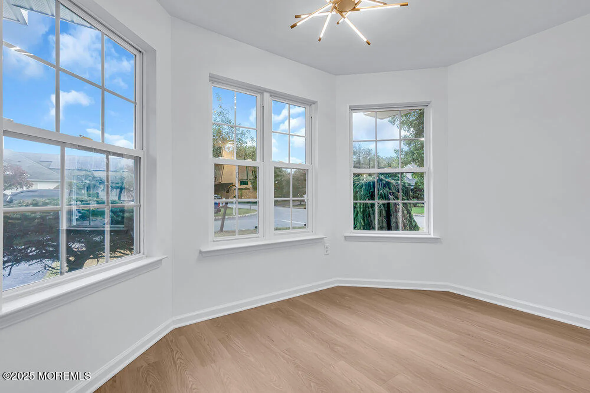 Property Slideshow image 16 of 40 | 2 schoolhouse ln, Lakewood, NJ, 08701