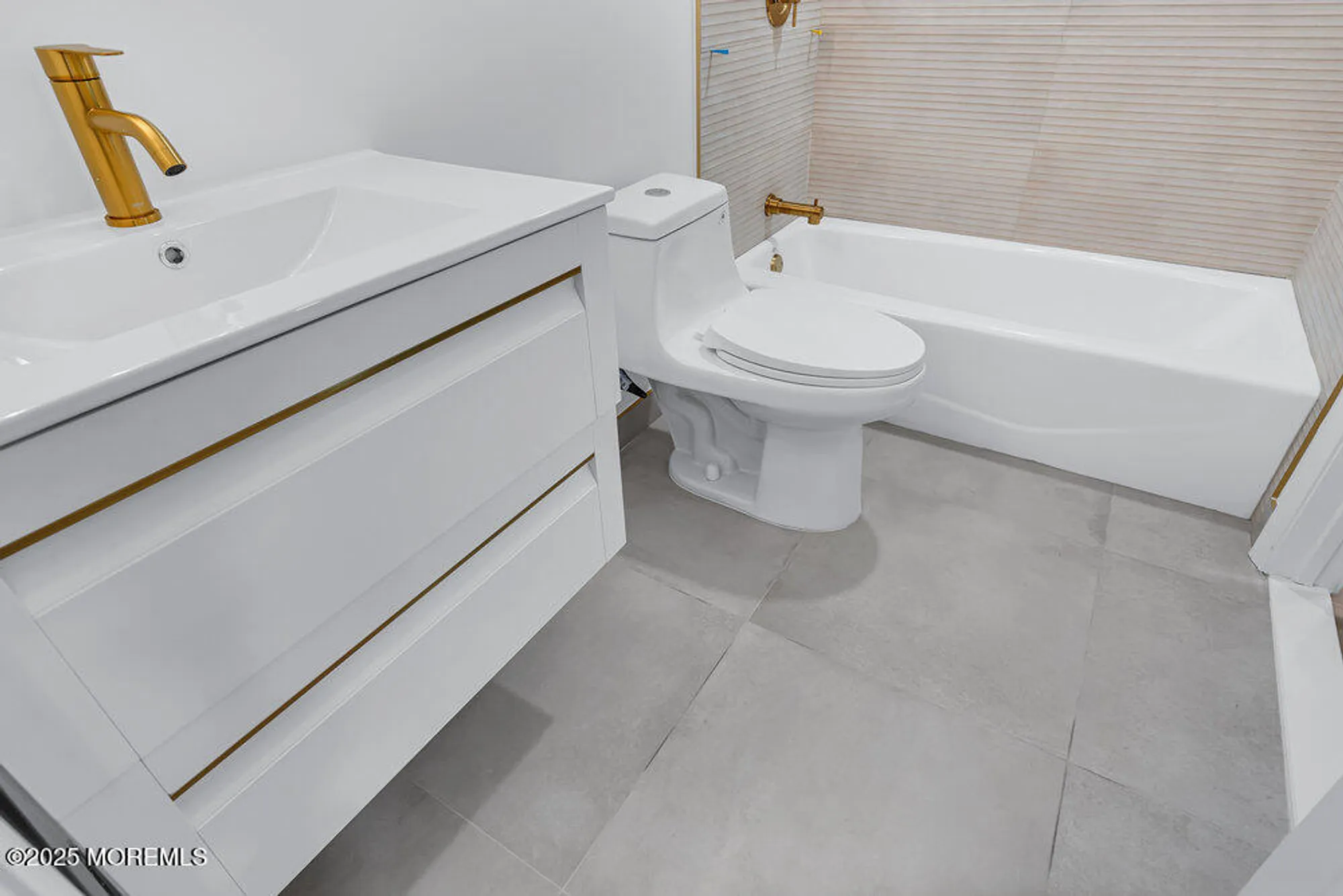 Property Slideshow image 24 of 40 | 2 schoolhouse ln, Lakewood, NJ, 08701