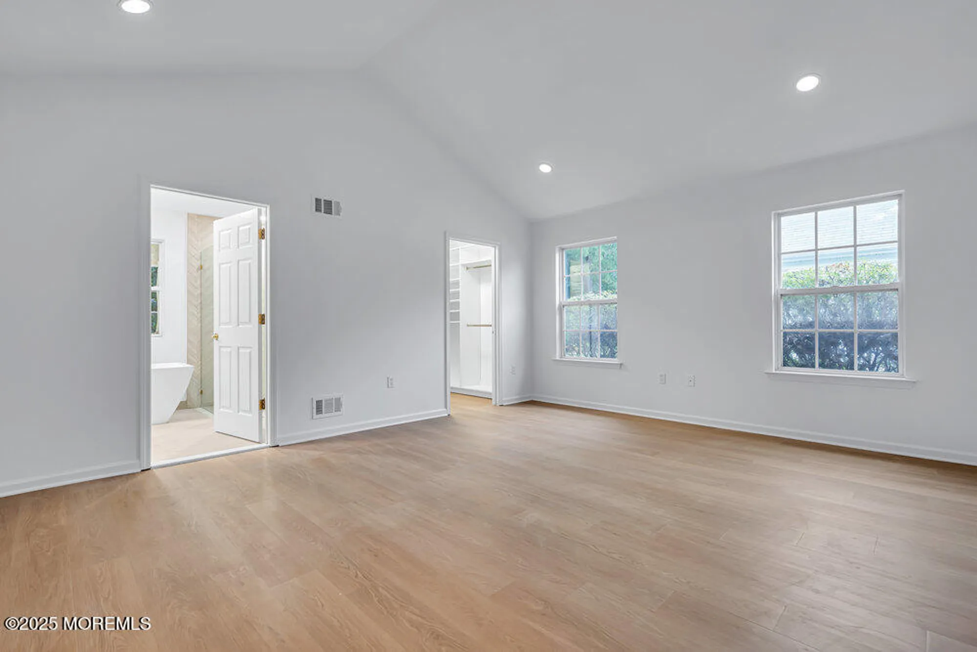 Property Slideshow image 30 of 40 | 2 schoolhouse ln, Lakewood, NJ, 08701