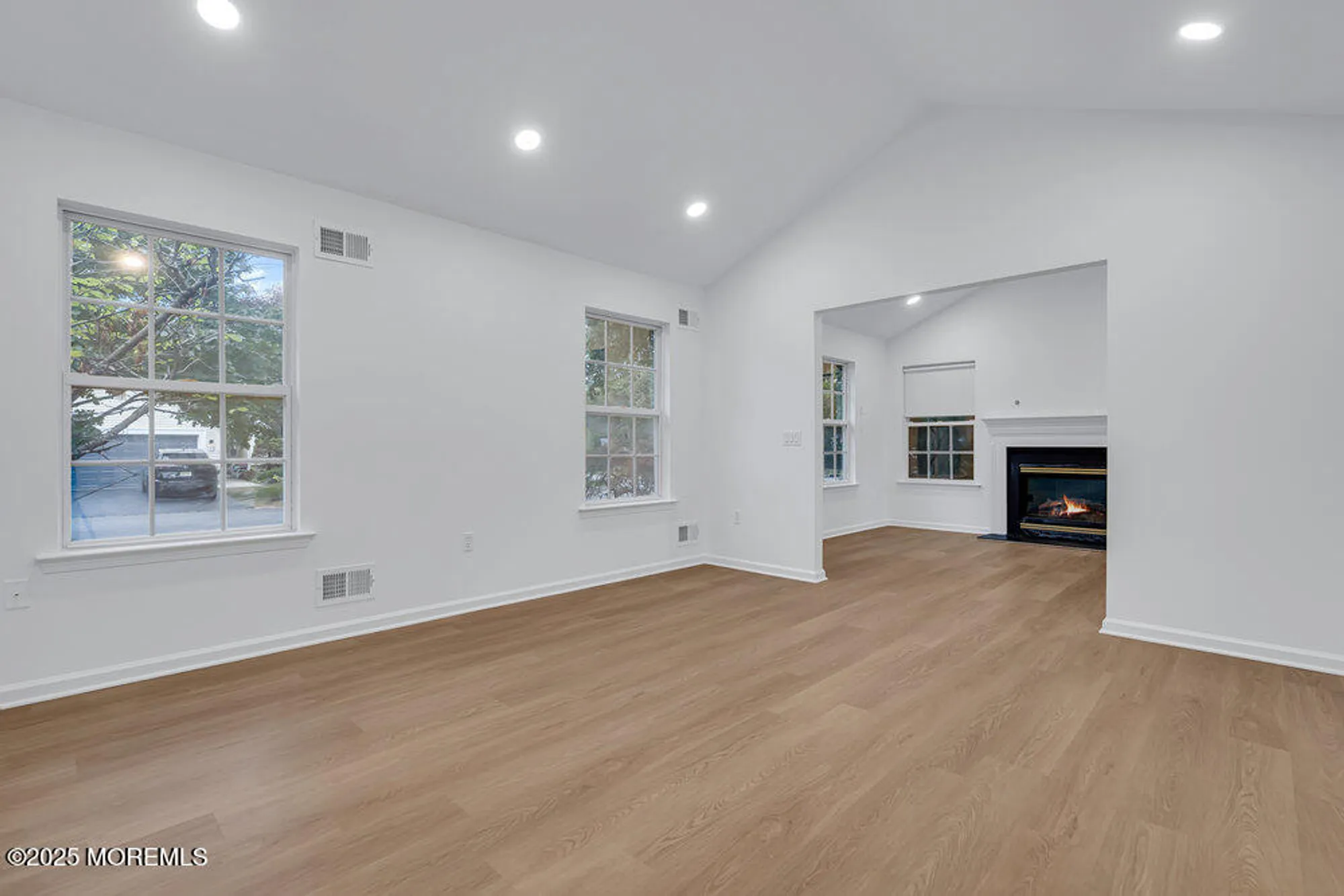 Property Slideshow image 20 of 40 | 2 schoolhouse ln, Lakewood, NJ, 08701