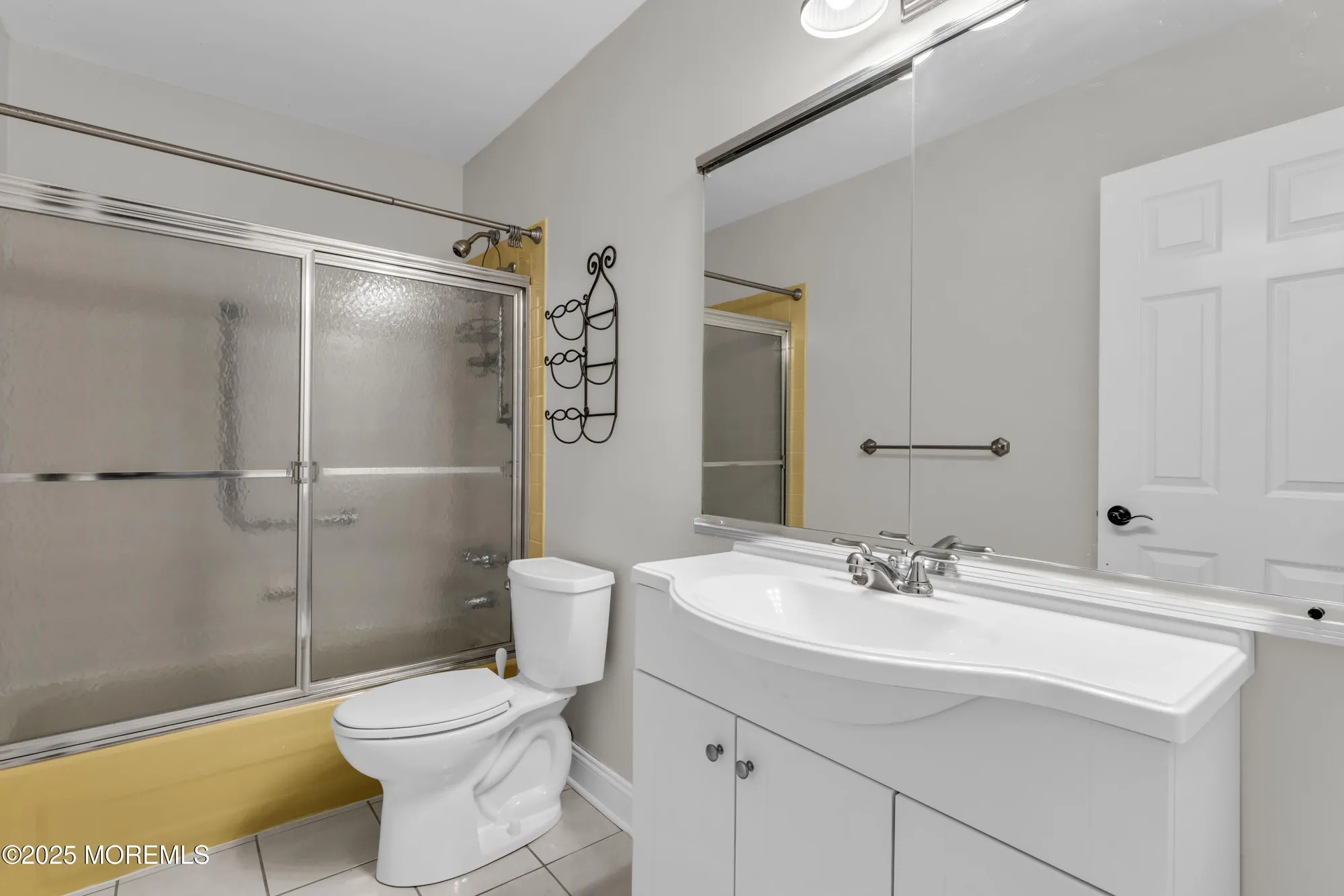 Property Slideshow image 10 of 23 | 33 auburn ct, Red Bank, NJ, 07701