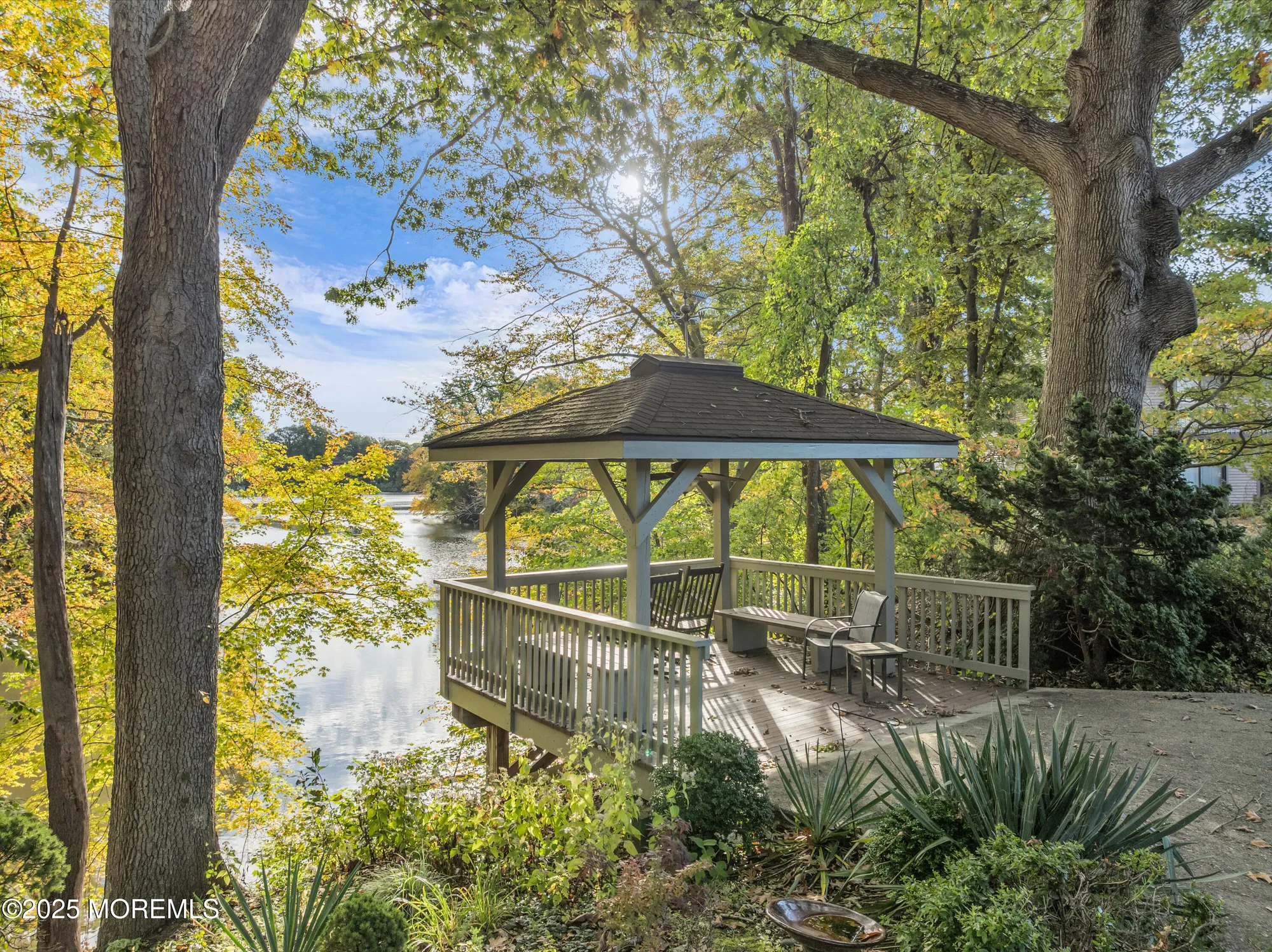 Property Slideshow image 21 of 23 | 33 auburn ct, Red Bank, NJ, 07701
