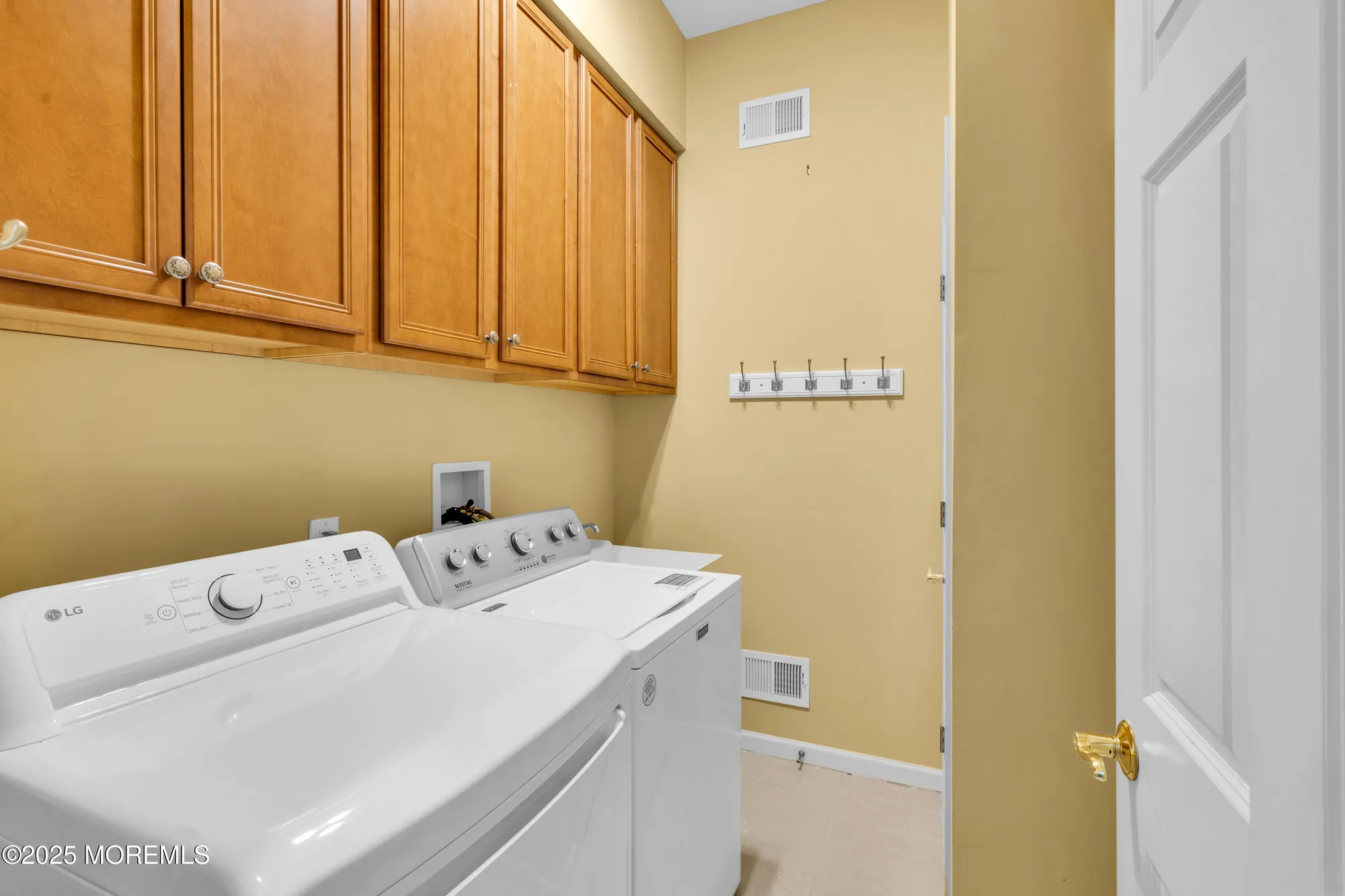 Property Slideshow image 30 of 47 | 6 northshire ct, Freehold, NJ, 07728
