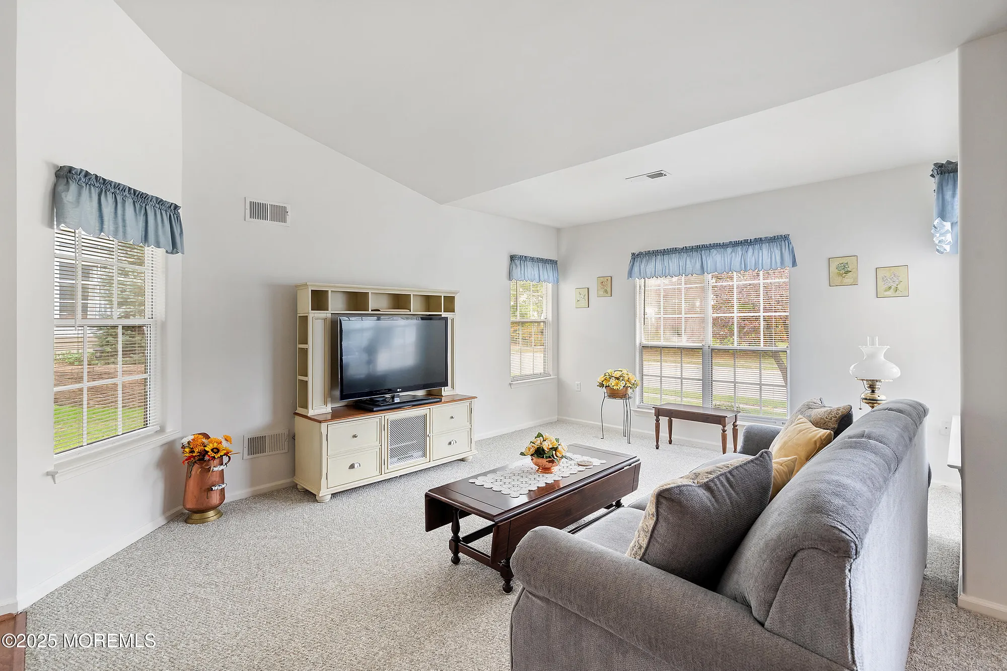 Property Slideshow image 4 of 40 | 1136b thornbury ln, Manchester, NJ, 08759