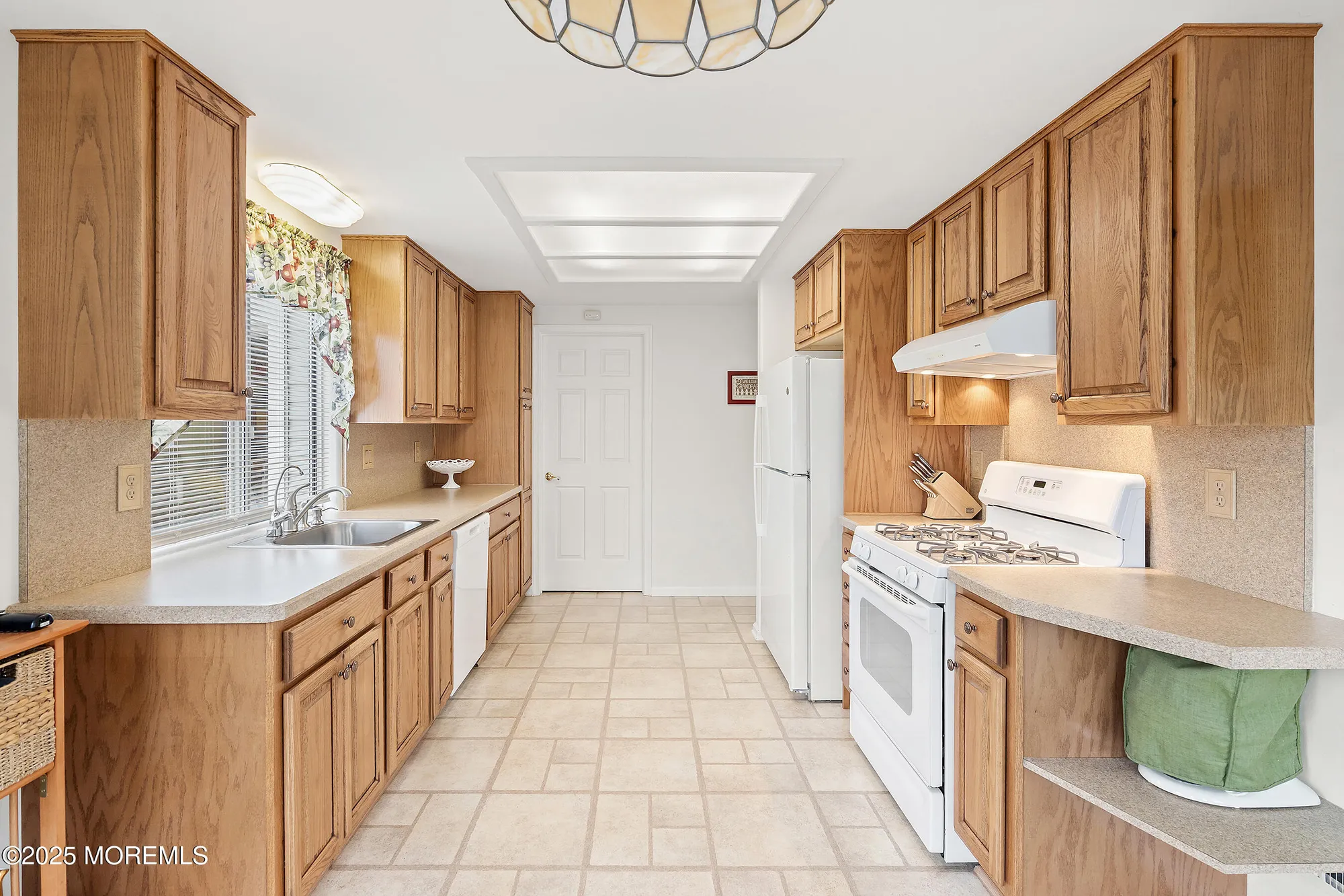 Property Slideshow image 10 of 40 | 1136b thornbury ln, Manchester, NJ, 08759