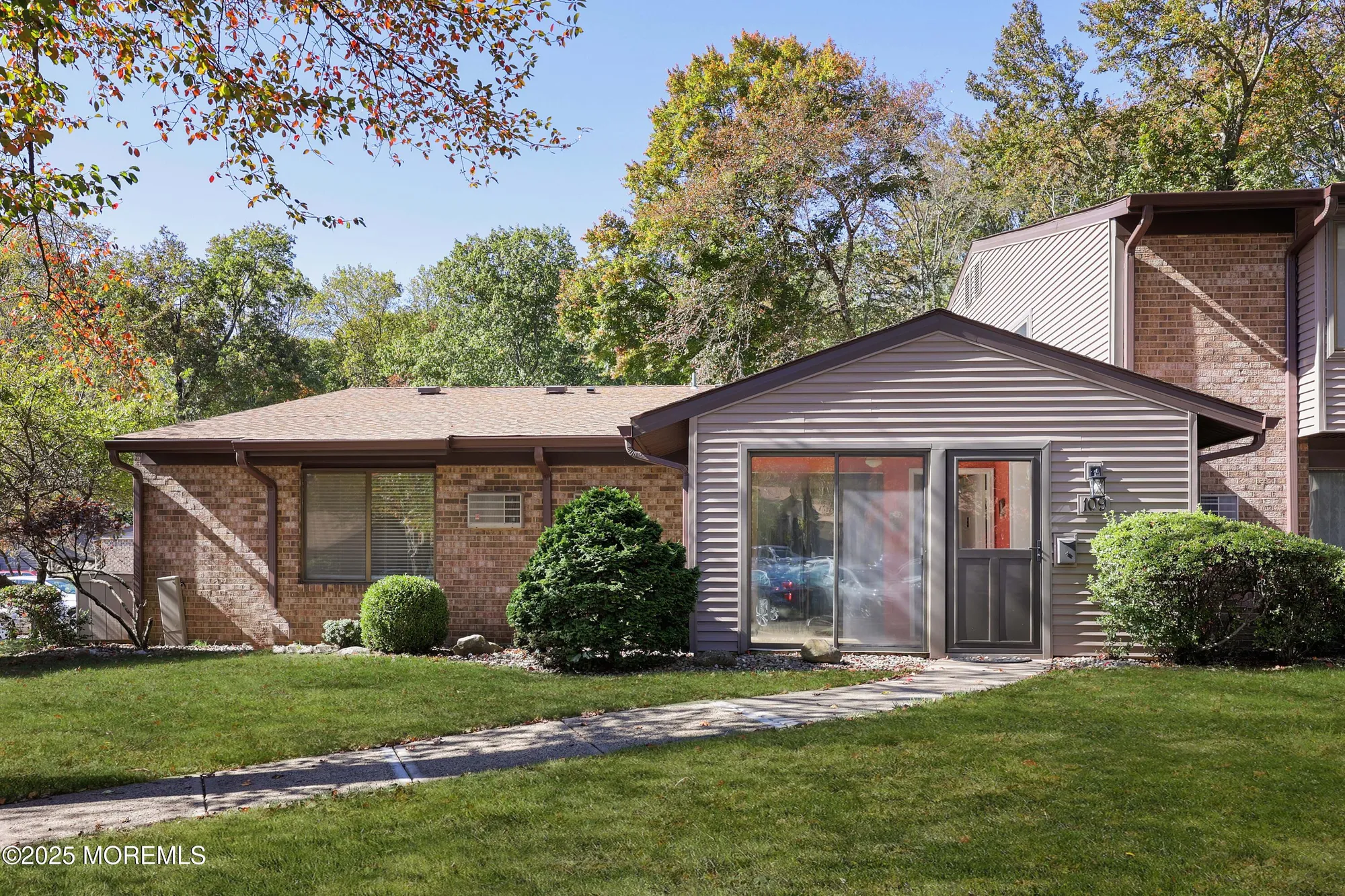 Property Slideshow image 28 of 38 | 109 lexington ct, Red Bank, NJ, 07701