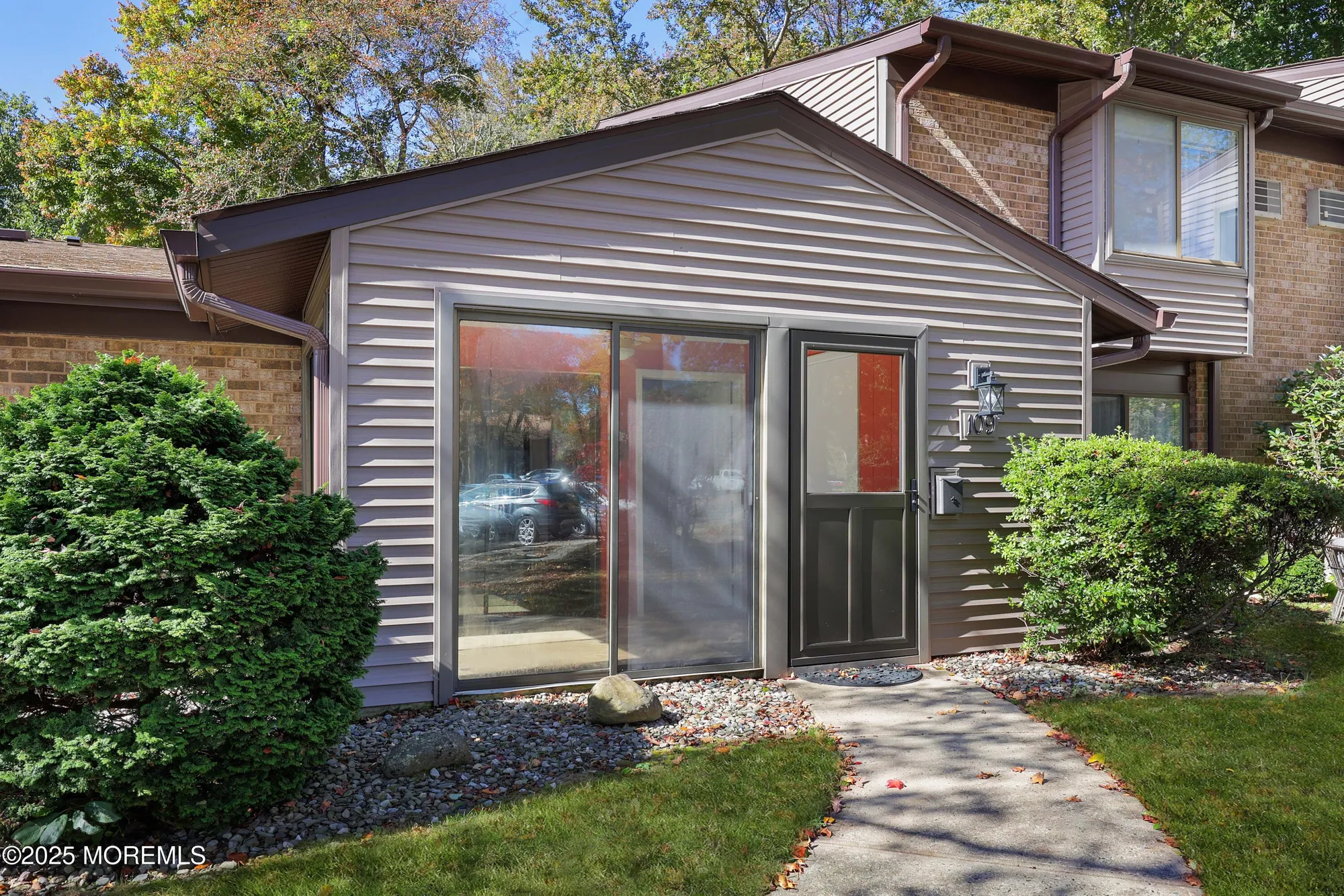 Property Slideshow image 30 of 38 | 109 lexington ct, Red Bank, NJ, 07701