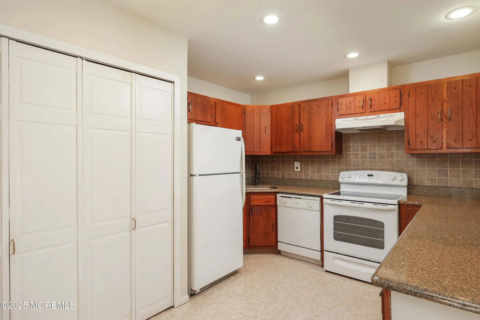Property Slideshow image 15 of 38 | 109 lexington ct, Red Bank, NJ, 07701