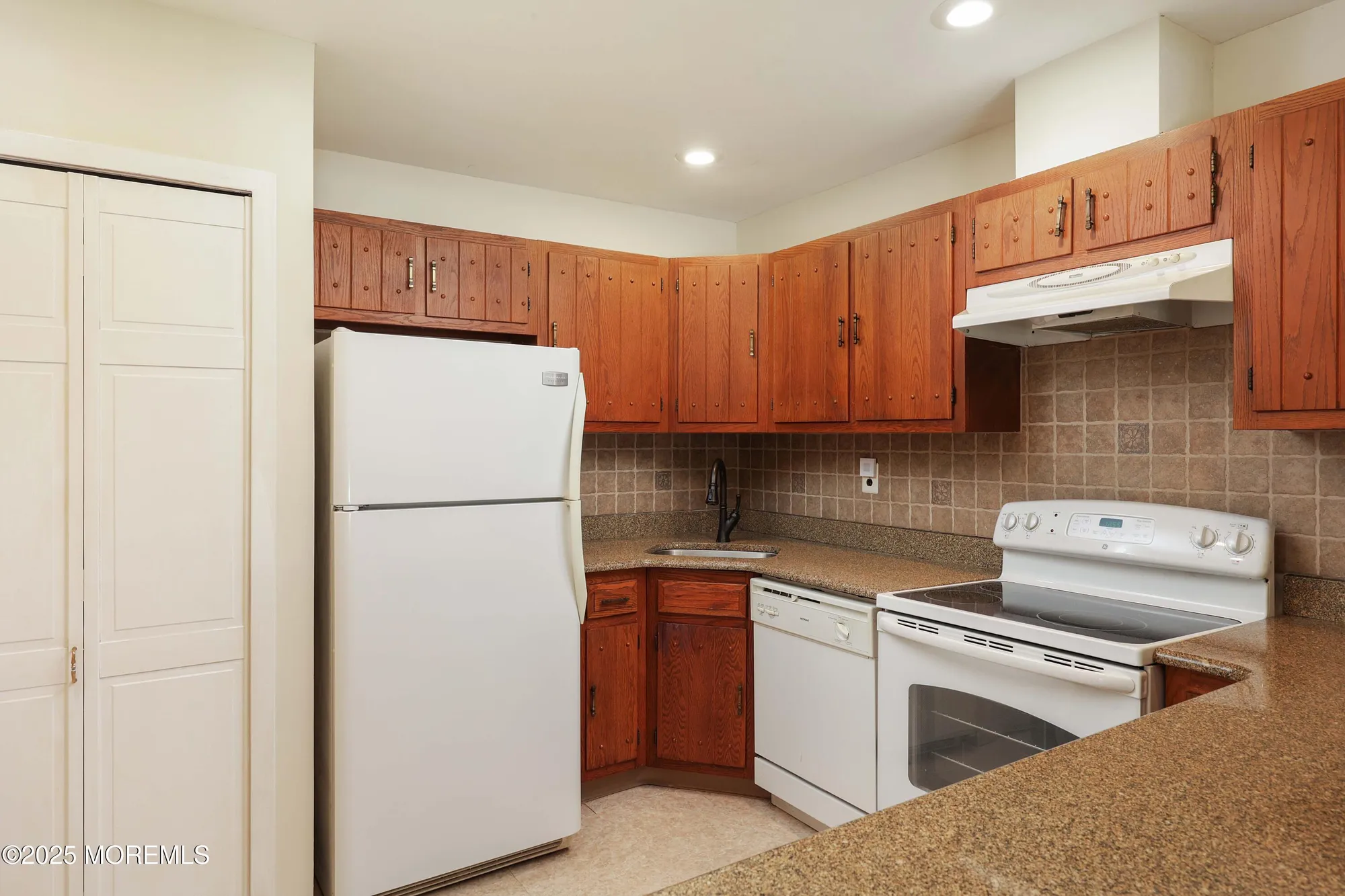 Property Slideshow image 17 of 38 | 109 lexington ct, Red Bank, NJ, 07701